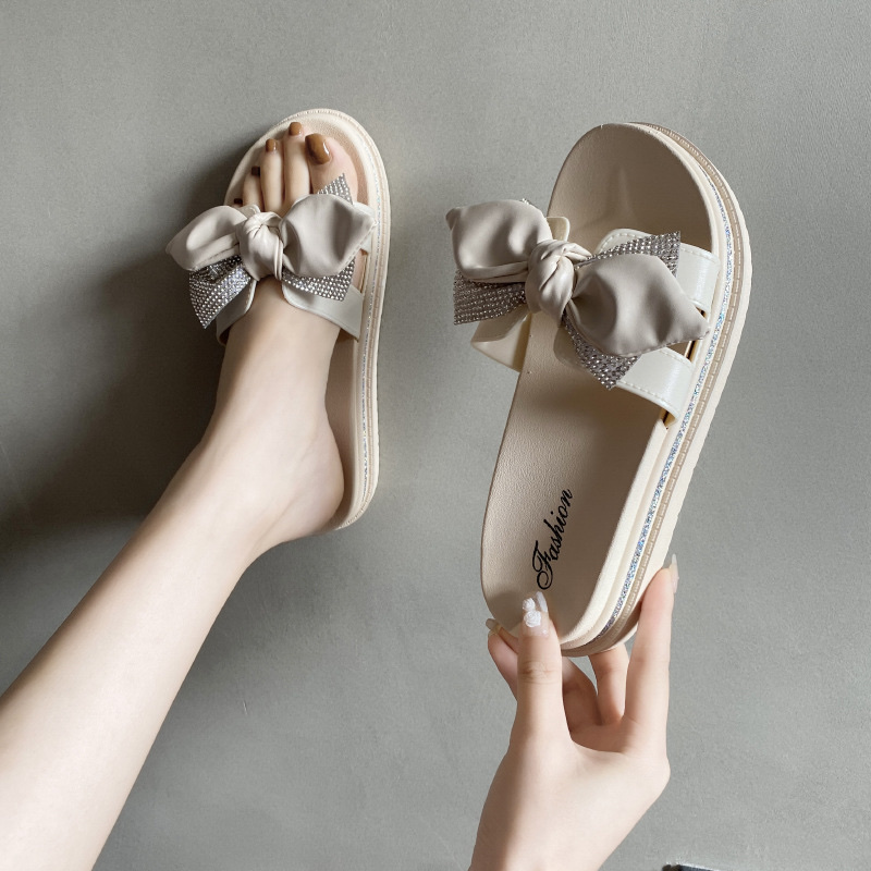 2023 Summer Pine Cake Thick Bottom Female Wearing Fashion Fairy Rhine-Diamond Slippers With Bow Slippers Item Picture