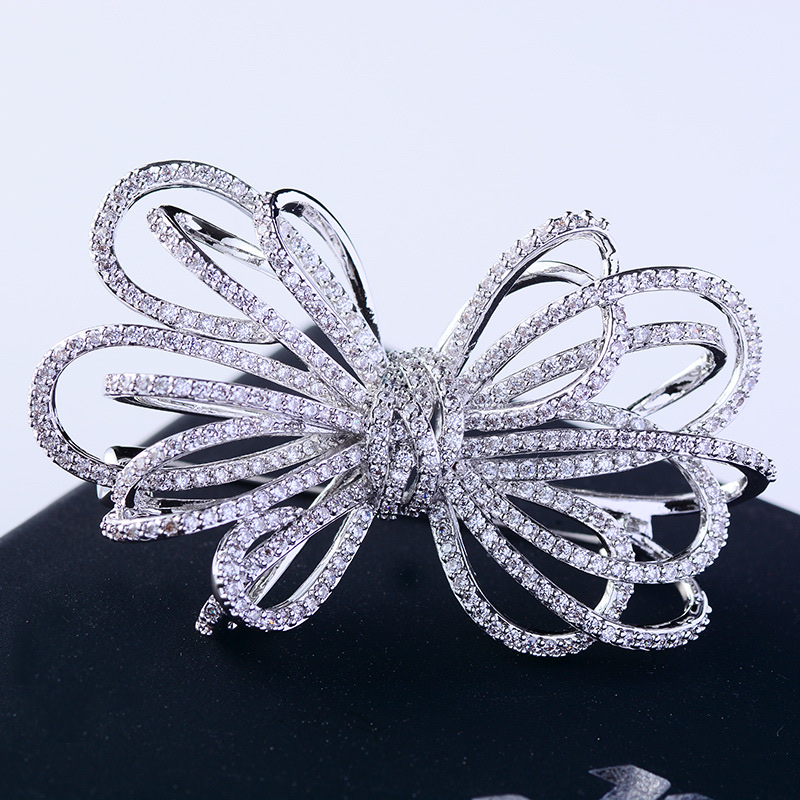 055 Korean fashion elegant snowflake trend European style round brooch cute simple personality fashion lovely ladies accessories accessories corsage thumbnail