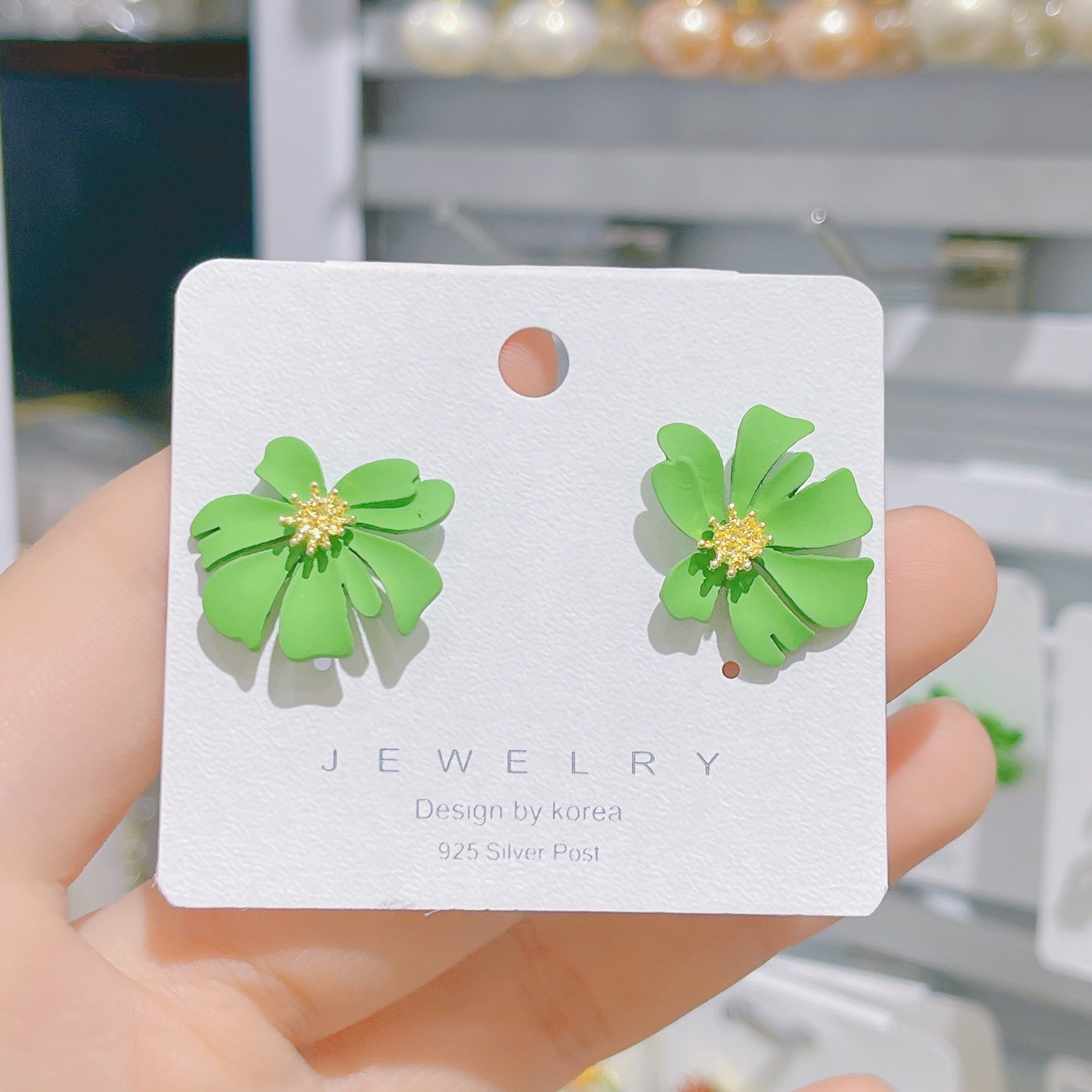 Fairy flower earrings 2023 new tidal wildflower small Daisy flower earrings Japanese fresh earrings female