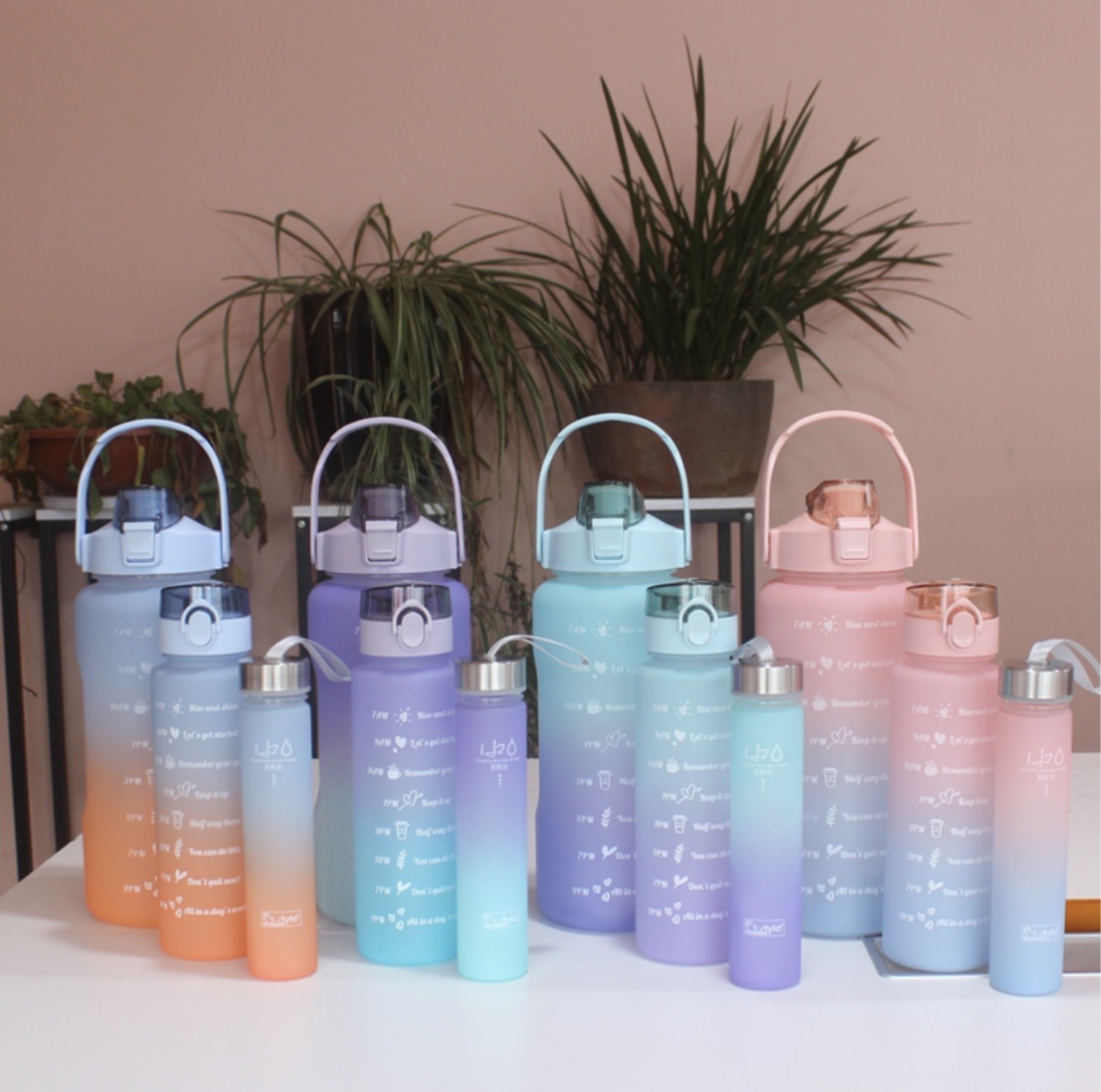 The popular three-water set cup has a large capacity, a spacious exterior design and is highly practical
