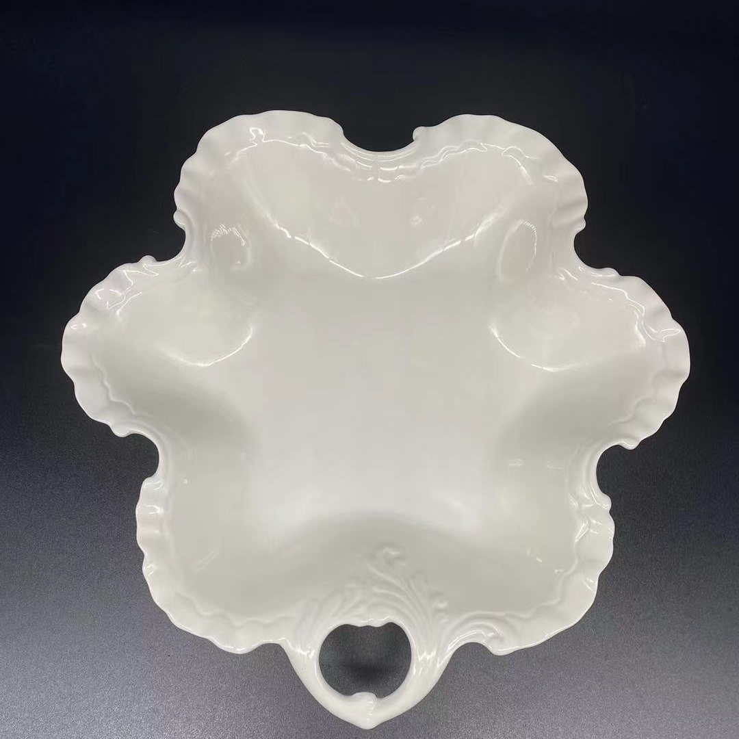 ⅩD55408032 Ceramic high-temperature plum blossom-shaped plate, pure white household daily necessities ceramic dinner plate details Picture