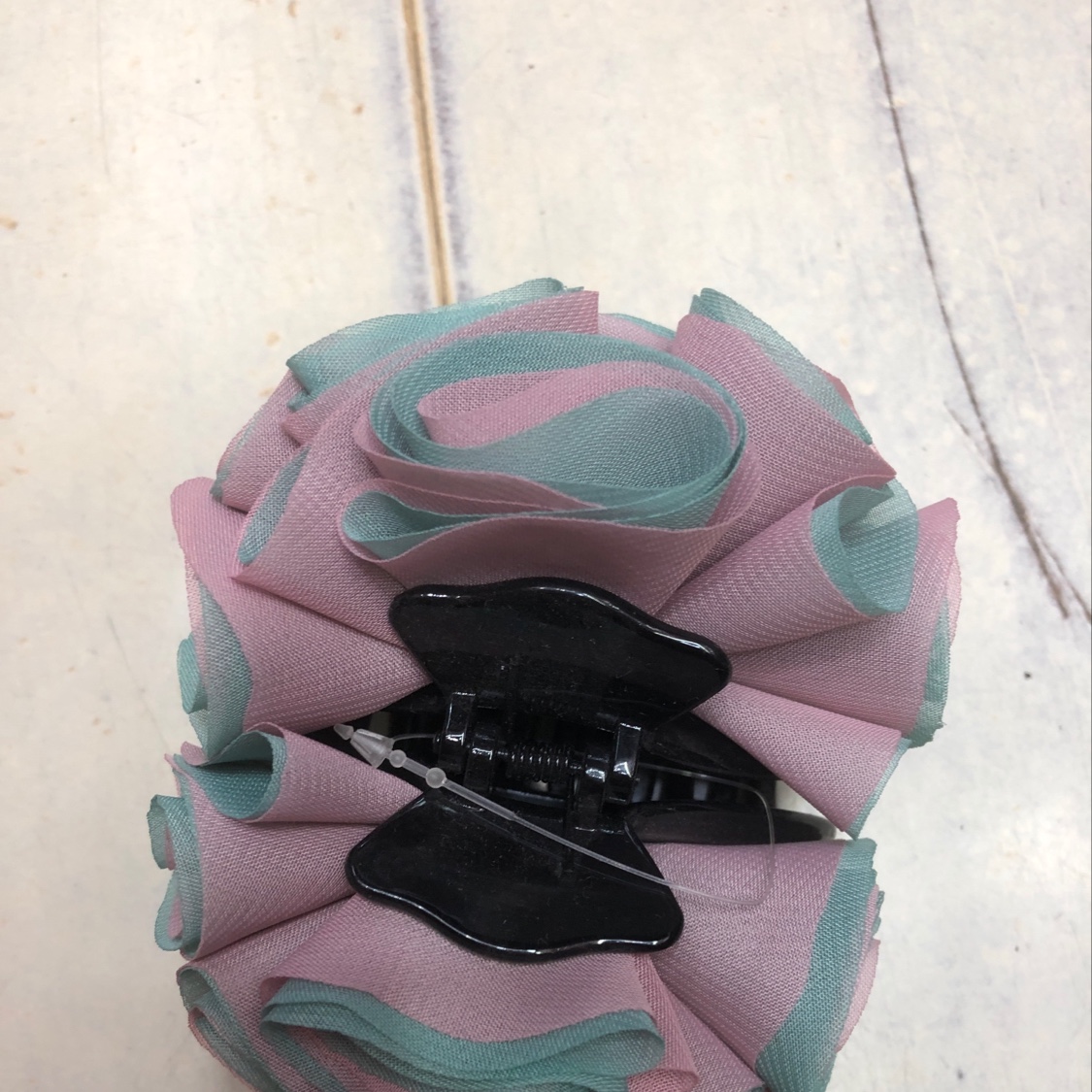 Two-Color Flower Clip details Picture