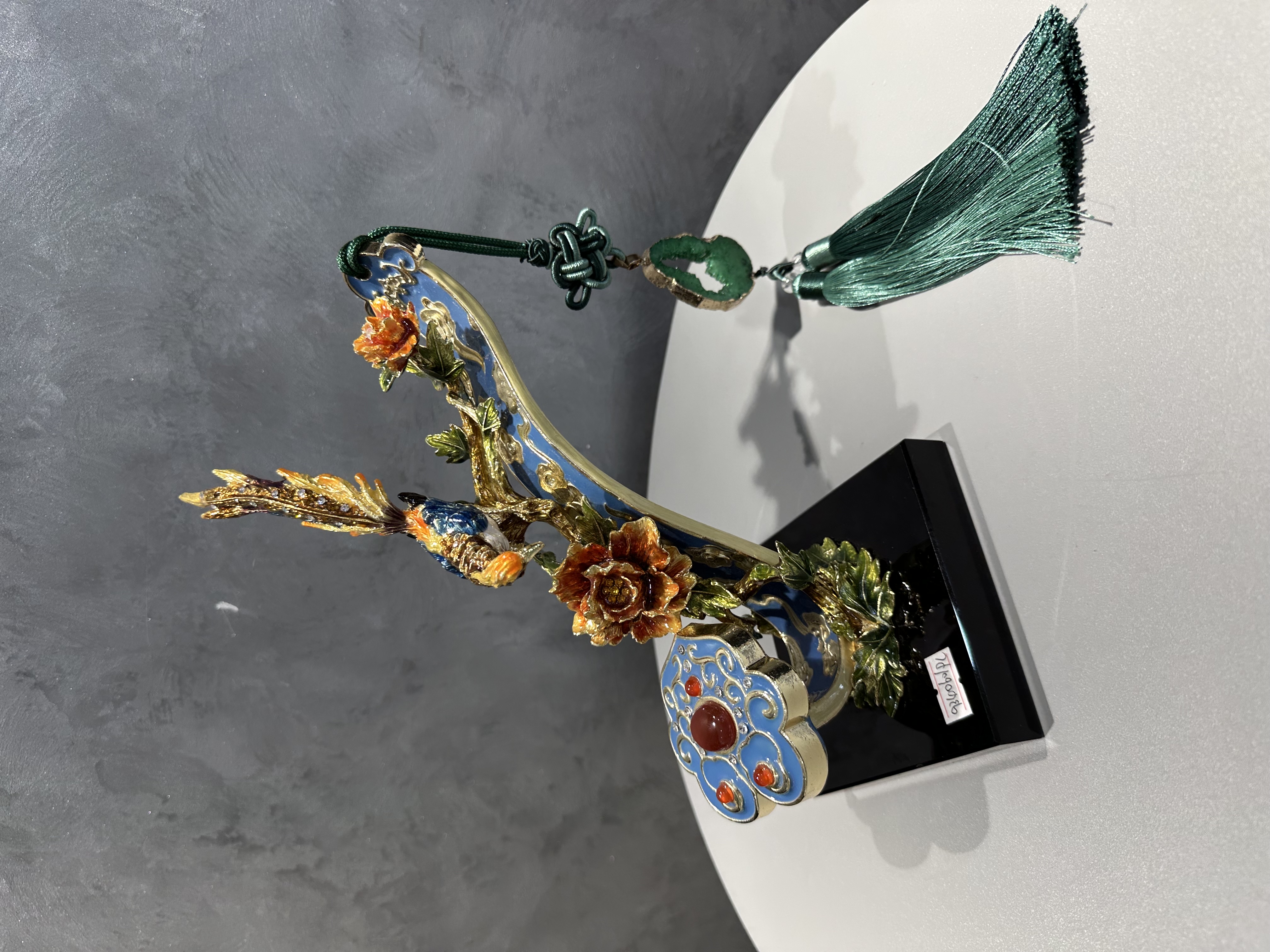 Maple Leaf Home for a Lifetime of Peace, Crystal Apple ornament, Enamel Art piece, Home living room, wine cabinet Decoration, Gift