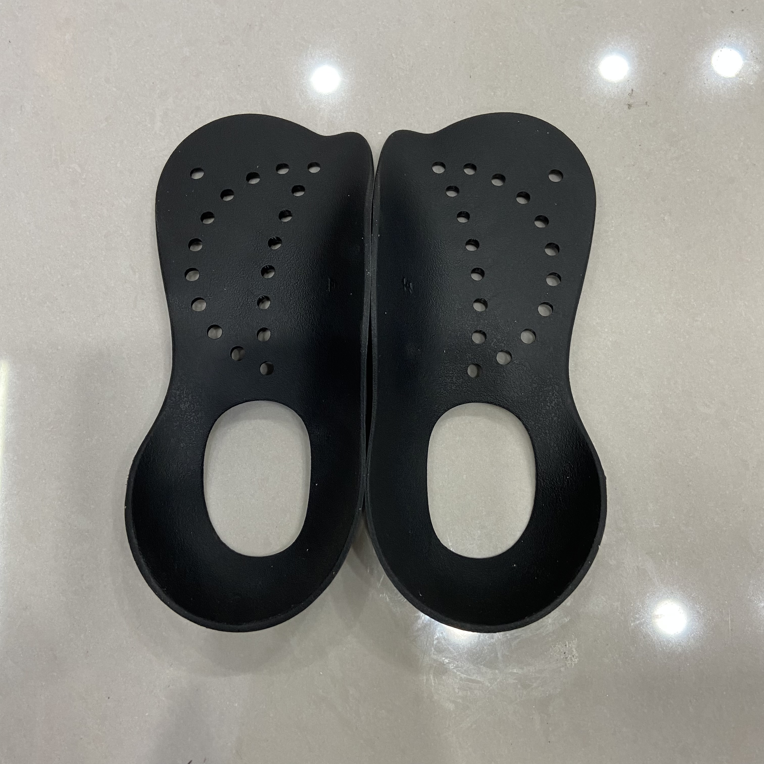 带孔足弓垫细节图