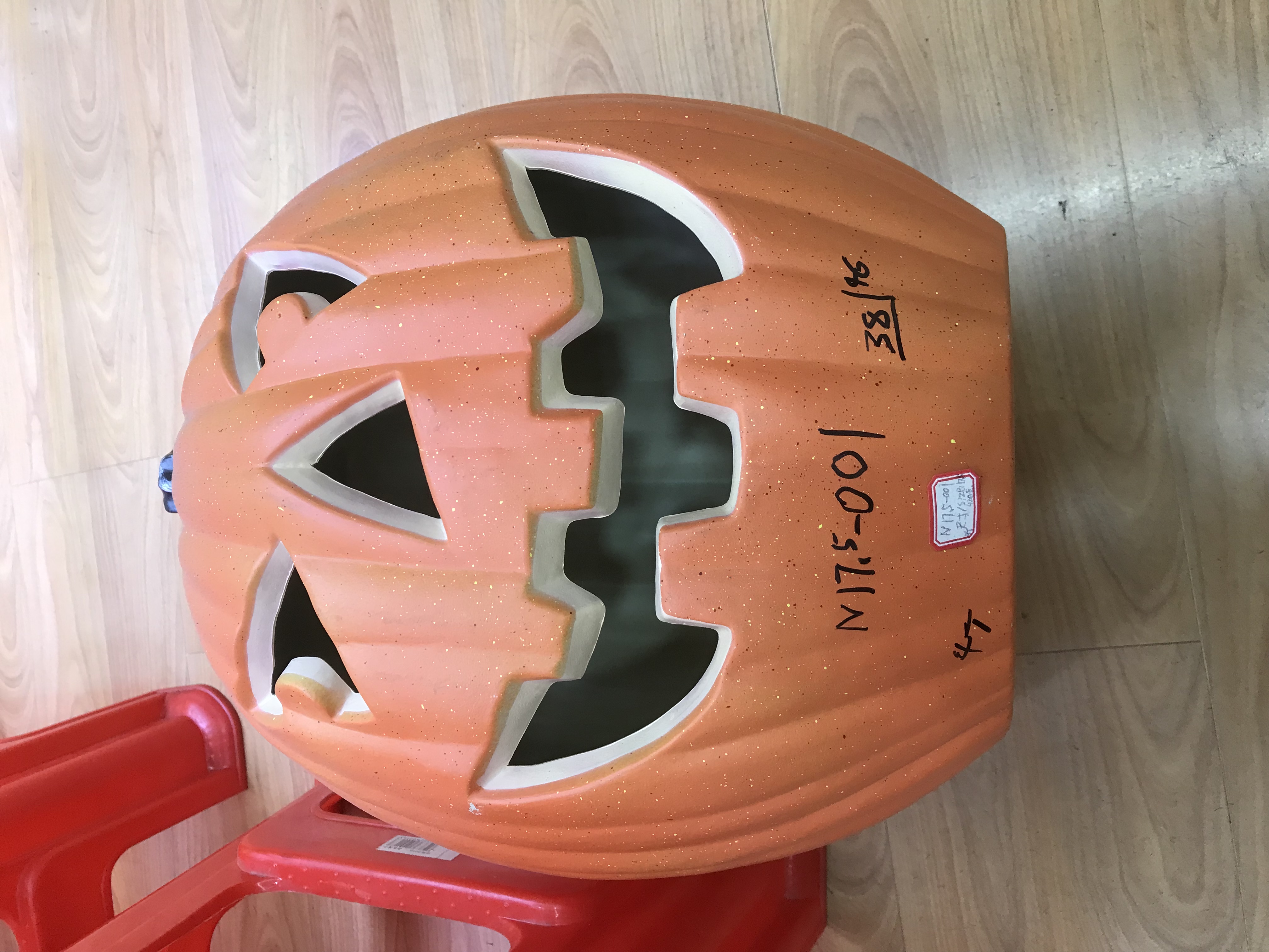 A98复活节小鸡、复活节彩蛋、复活节兔子、万圣节南瓜灯，万圣节稻草人、五颜六色的蝴蝶、白色的鸽子，彩色的开口蛋、稻草人。