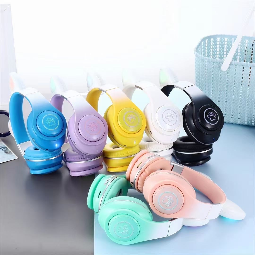 蓝牙耳机/猫耳朵耳机/渐变色头戴产品图