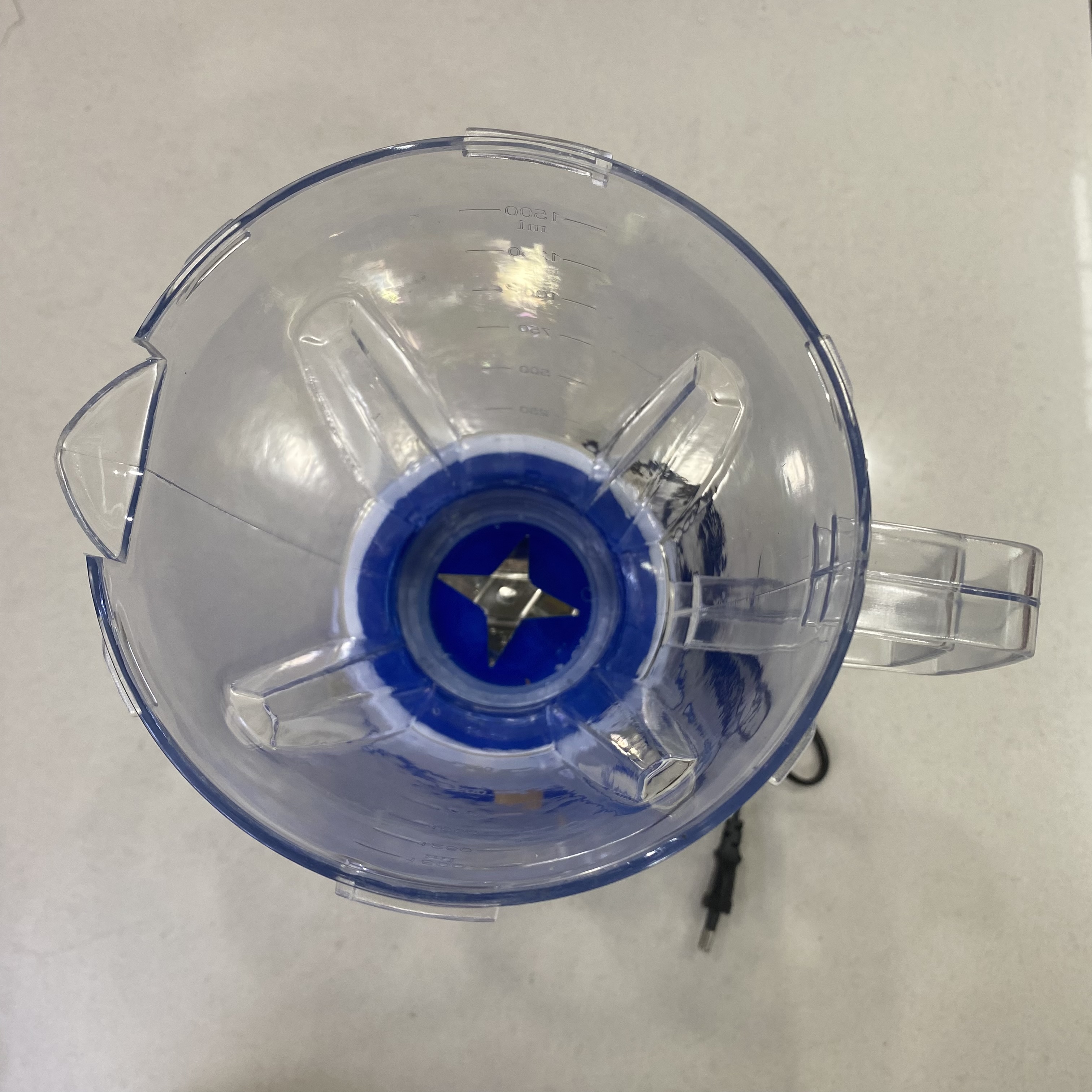 886 Juicer, a fully automatic household fruit and vegetable juicer and food processor Application Scenario