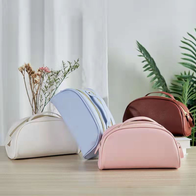 Makeup Bag Large Capacity Application Scenario