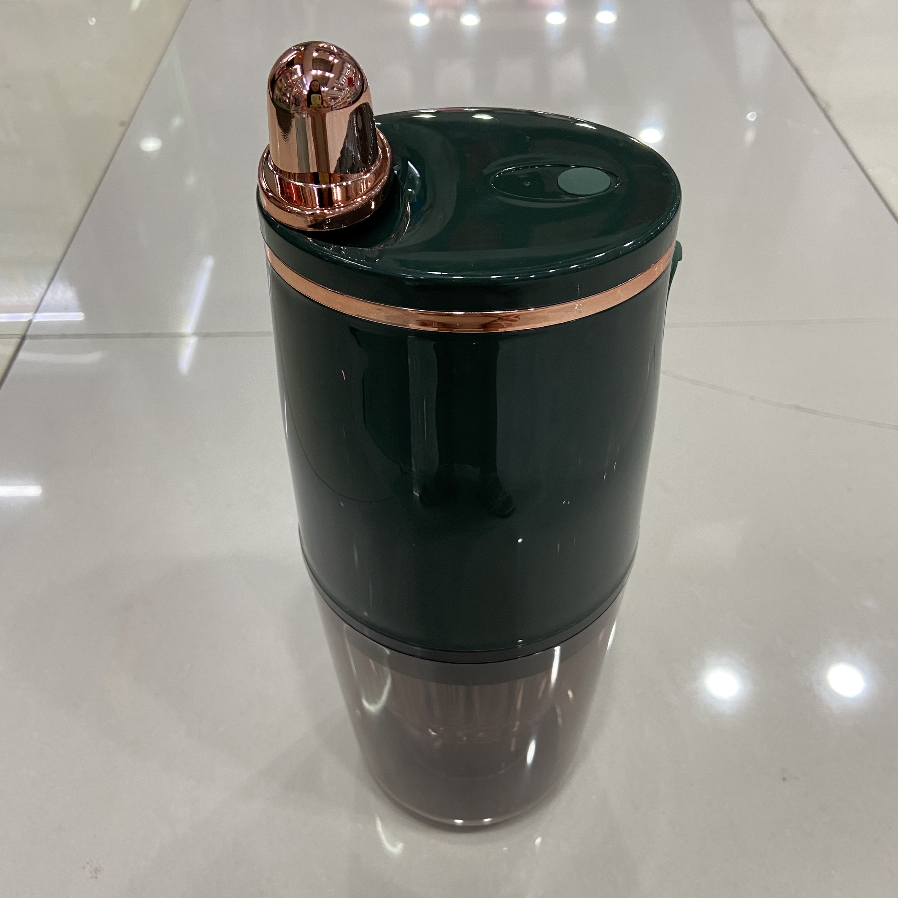 Wireless electric juicer, household portable juice and residue separation, small water, fruit and vegetable juice multi-functional juicer Specification image