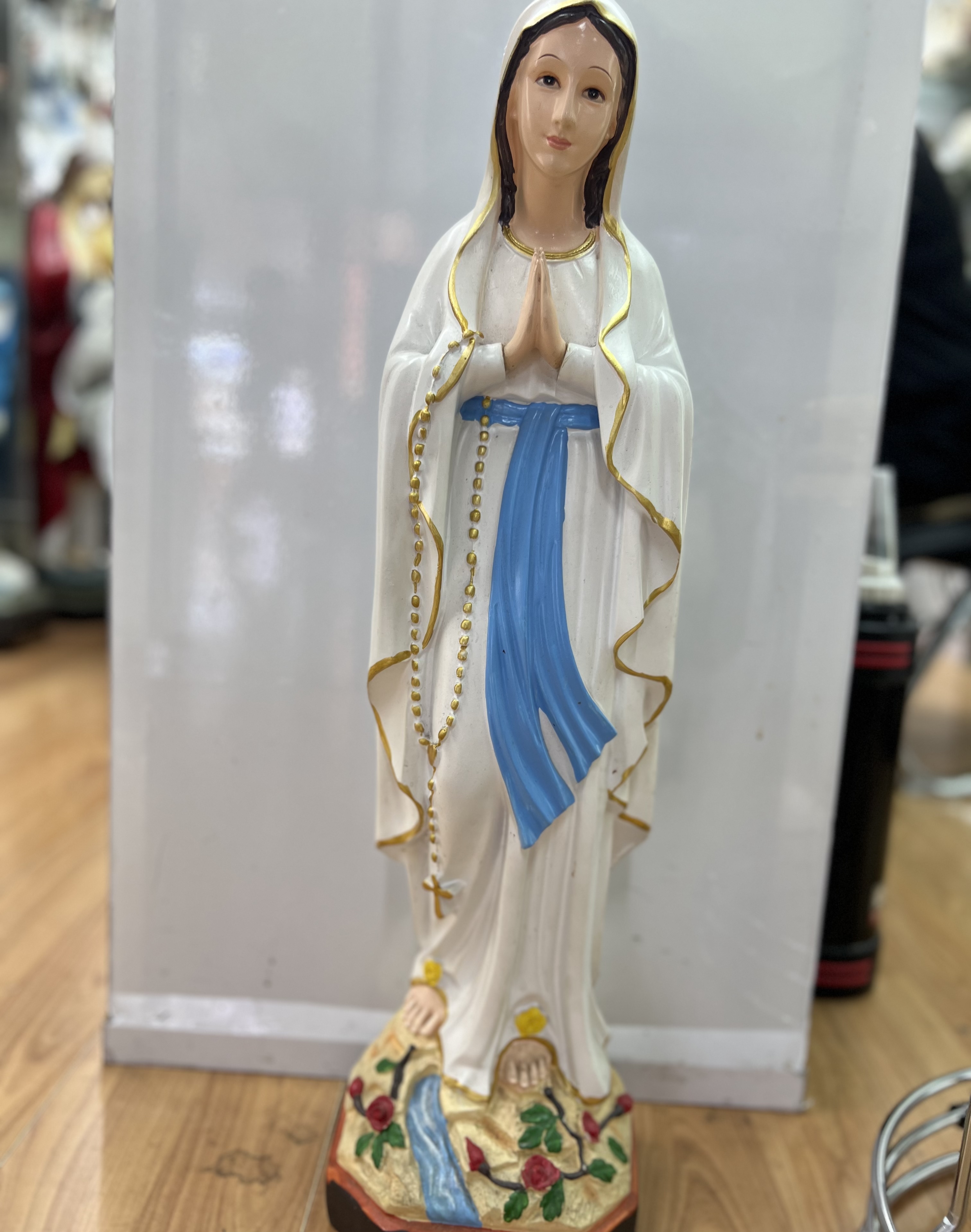 路德圣母 法 宗教树脂工艺品细节图