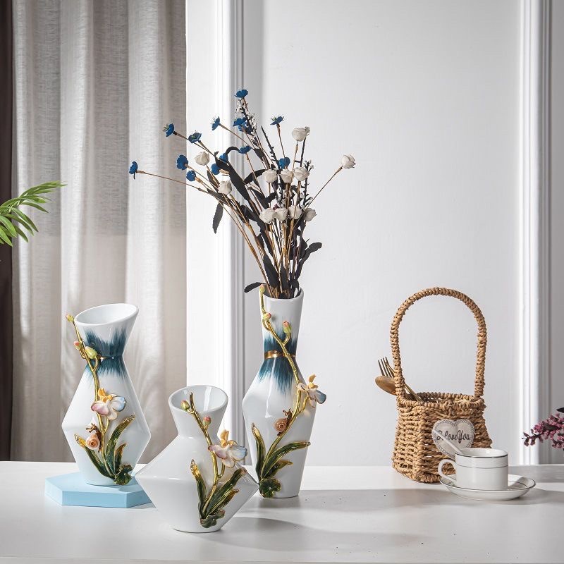 Maple Leaf Home Enamel Color Light Luxury Chinese ceramic vase ornaments, living room shower cabinet, TV cabinet, modern home decoration for opening