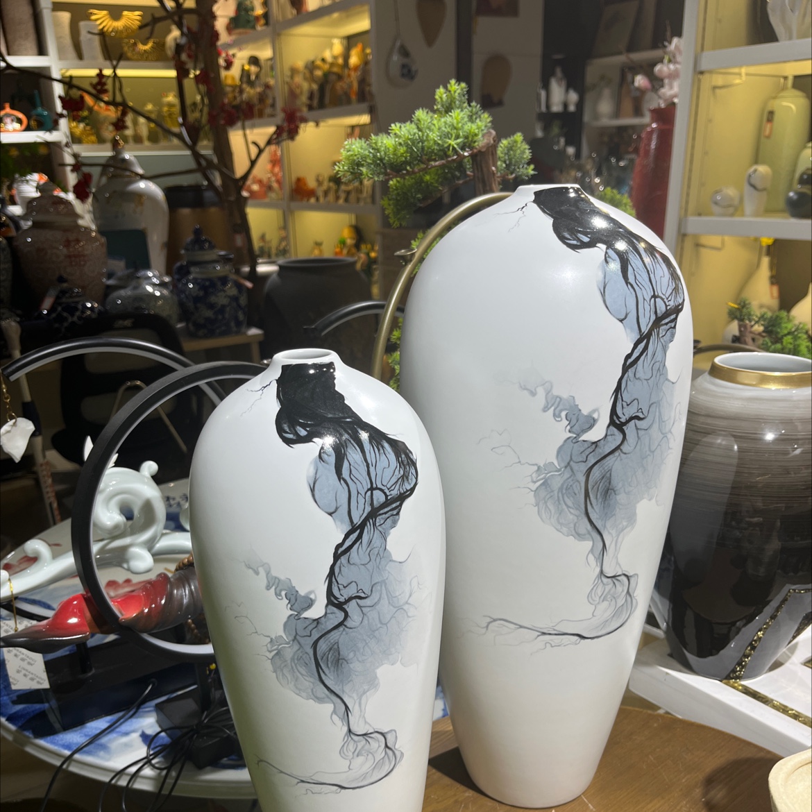 新中式水墨山水陶瓷花瓶图