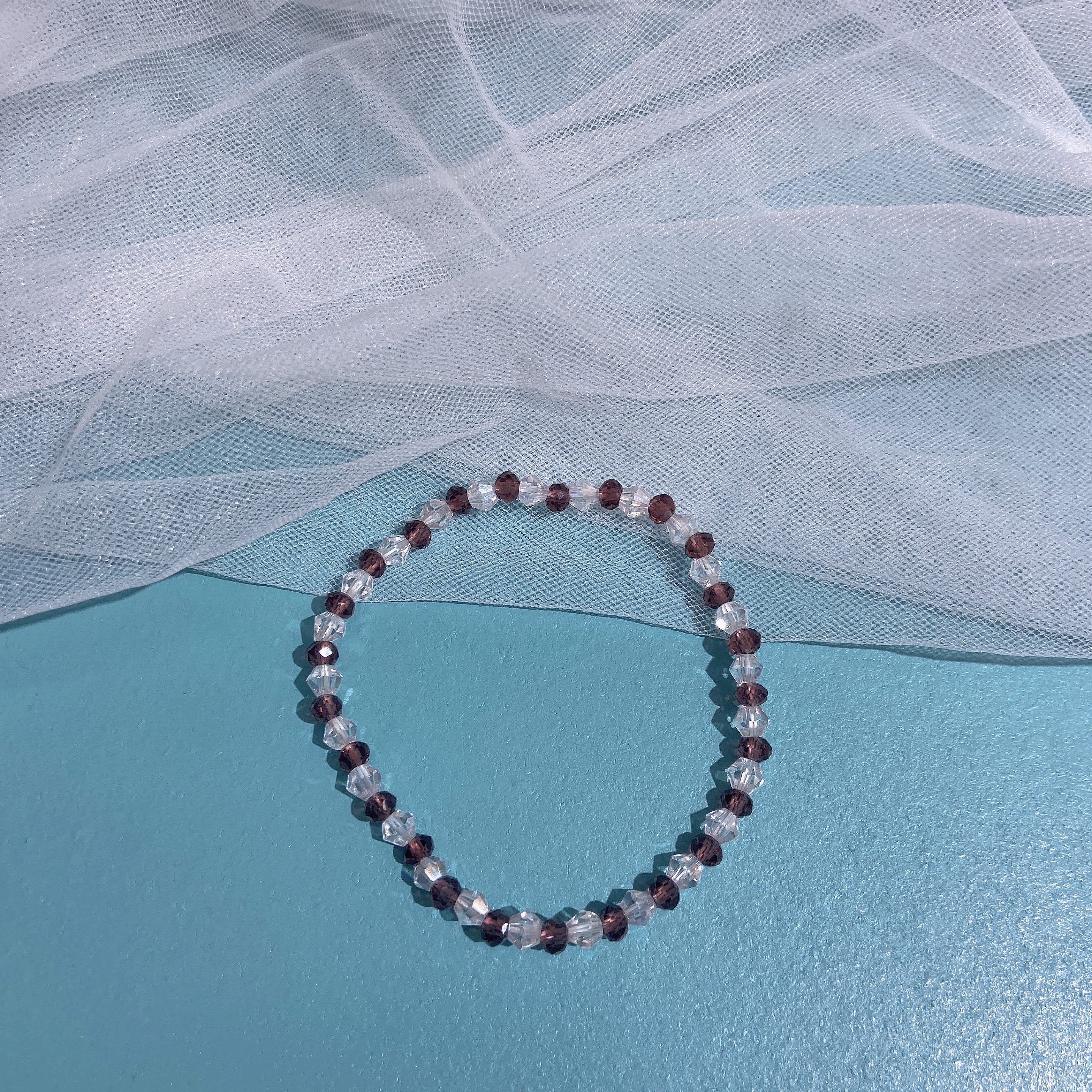 Wholesale of women's crystal bracelets with a niche and high-end feel, handcrafted beaded elastic rope couple jewelry Specification image