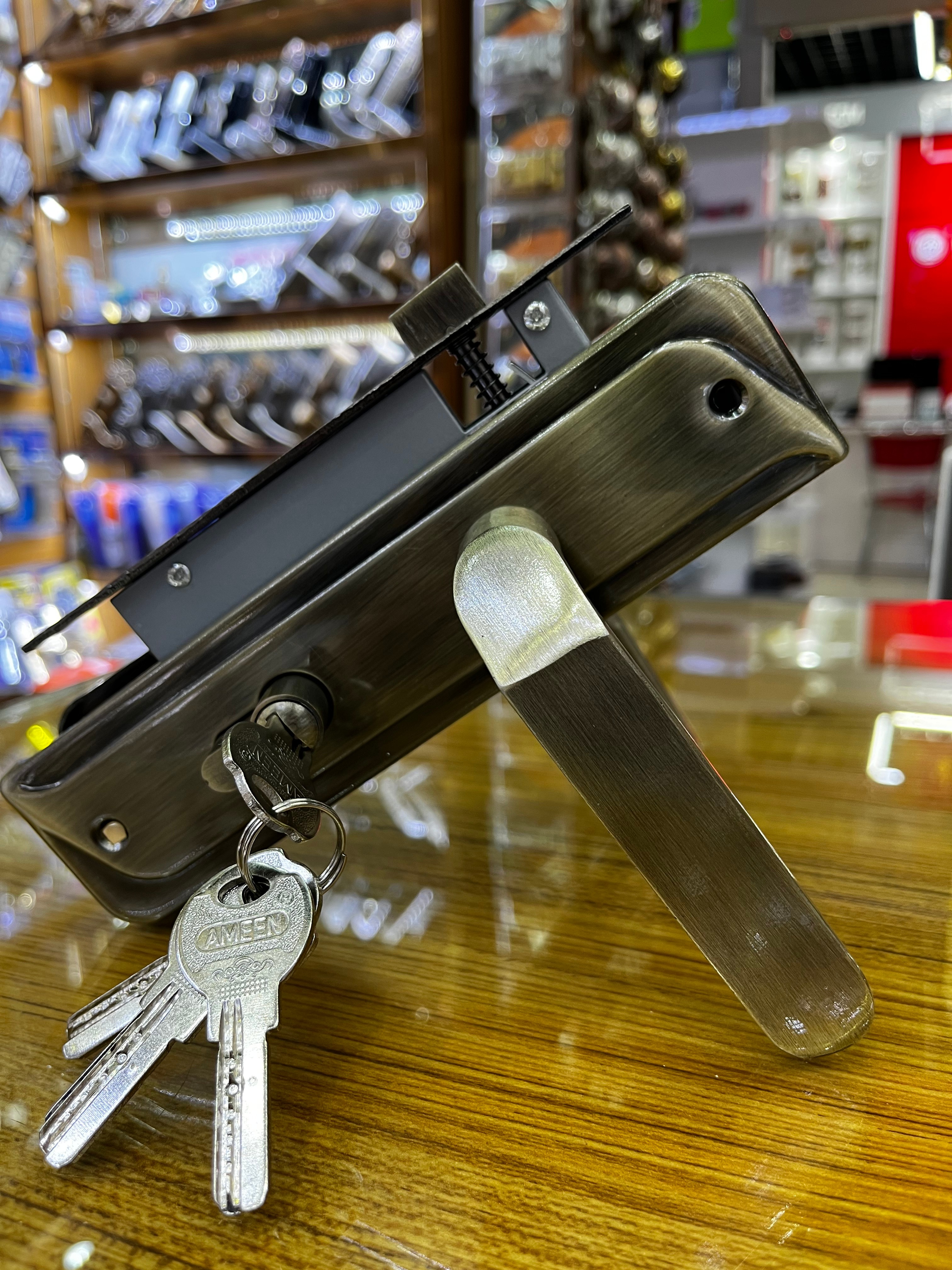 Iron panel aluminum handle door lock safety indoor and outdoor door handle details Picture