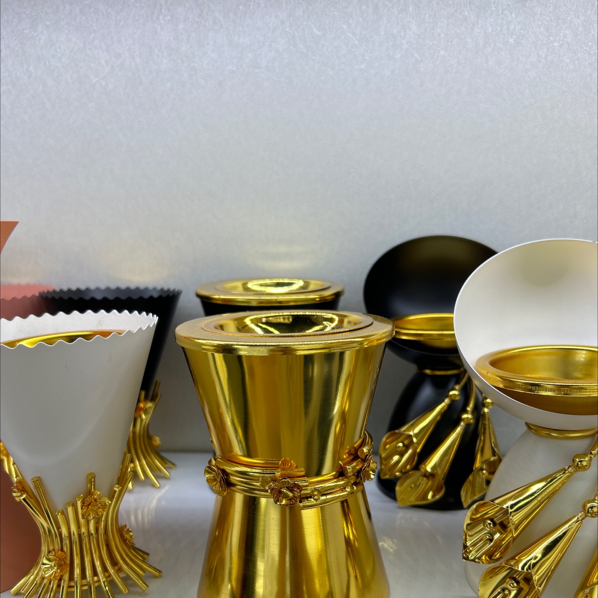 新款彩色铁艺透明礼品盒包装中东香炉，爆款推荐，黑白蓝粉产品图