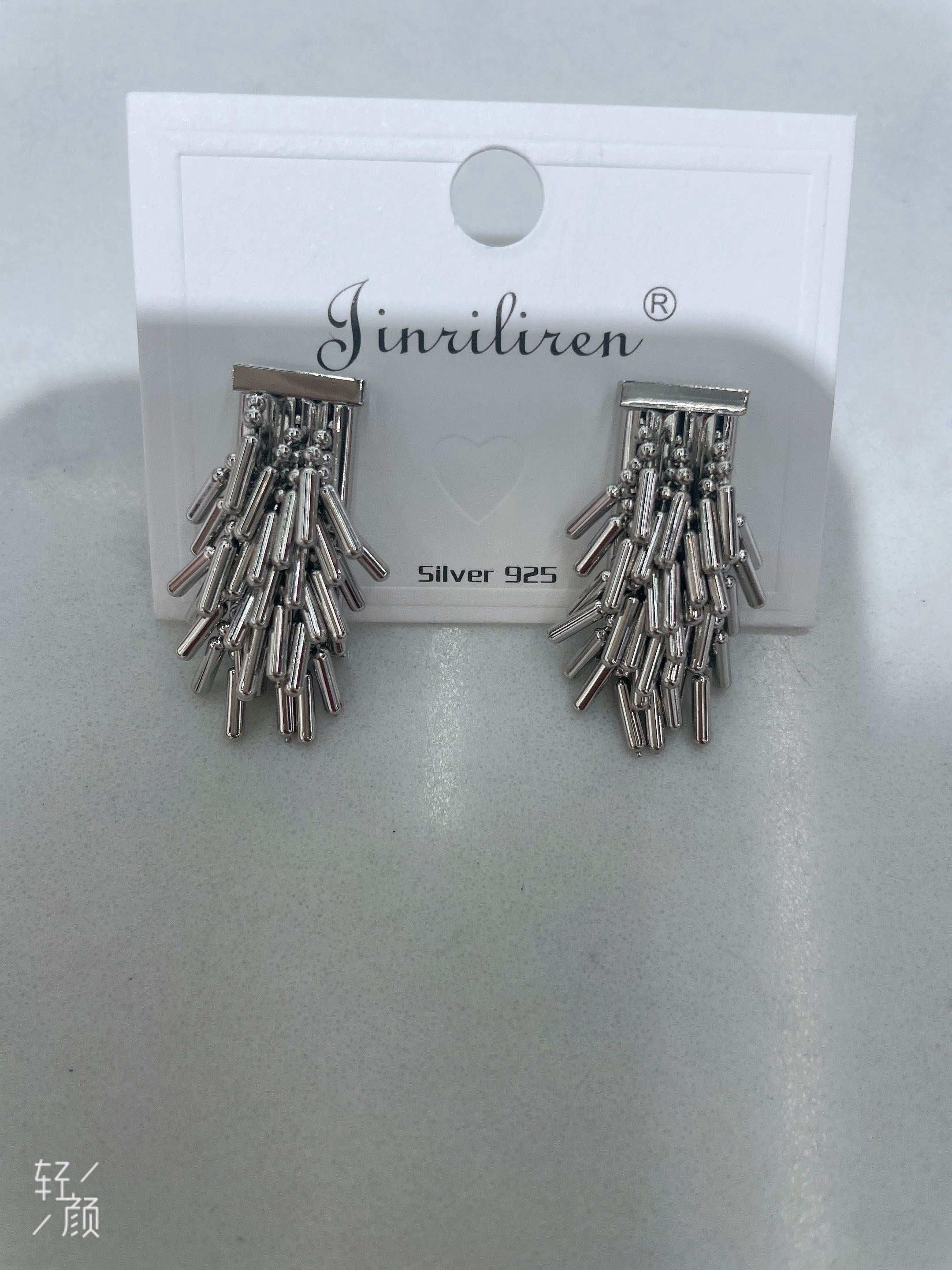 Korean-style handcrafted fashionable and versatile earrings details Picture