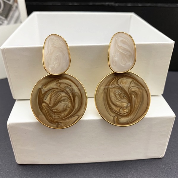 Exaggerated ear studs 2023 New style trendy retro European and American high-end glazed earrings, simple and elegant, versatile round earrings details Picture