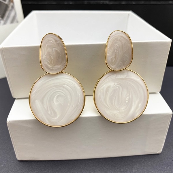Exaggerated ear studs 2023 New style trendy retro European and American high-end glazed earrings, simple and elegant, versatile round earrings
