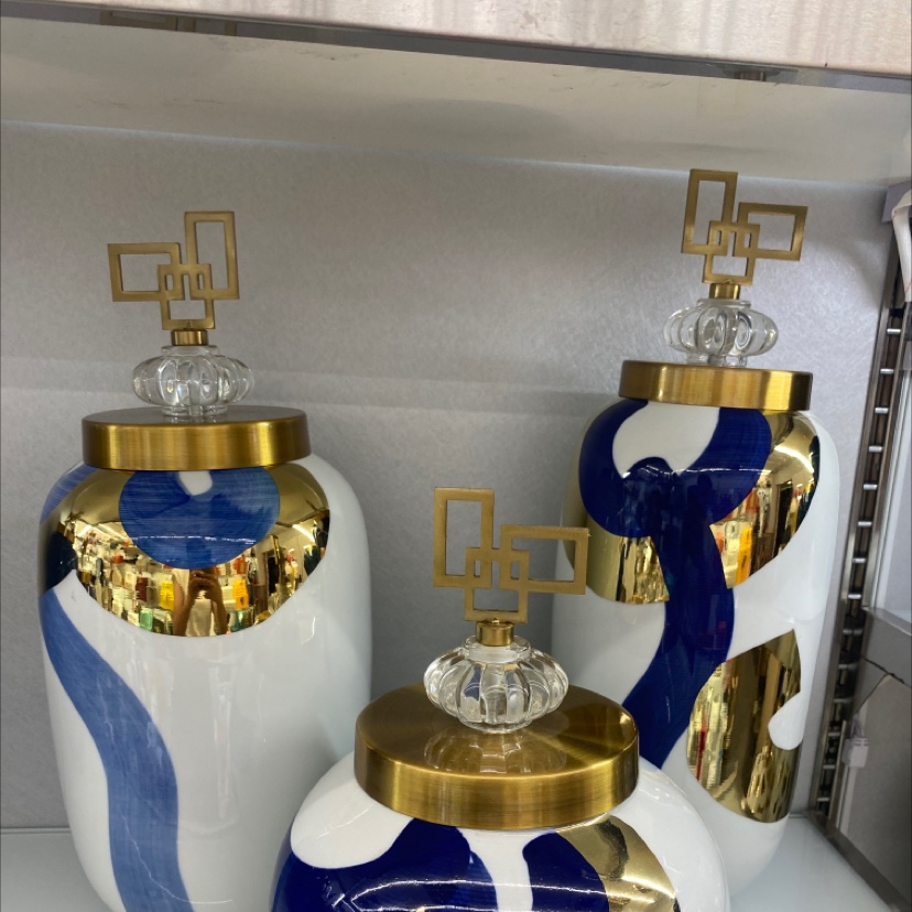 Pure copper, ceramic, can hold water and be used for flower arrangement, stable, environmentally friendly, grand Application Scenario