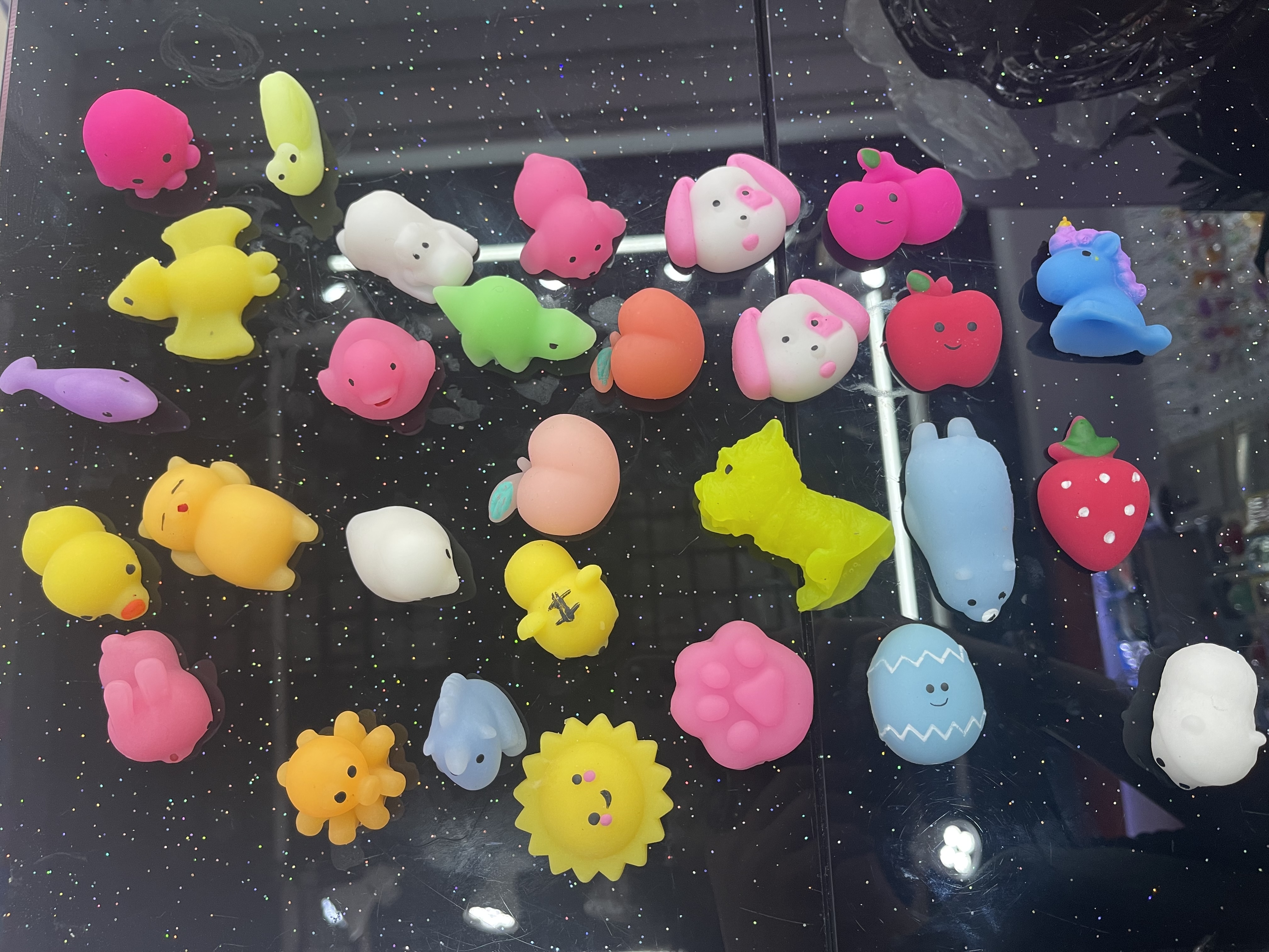 Small toys with slow rebound, sponge memory, animal cartoon patterns, cute and creative design prints Item Picture