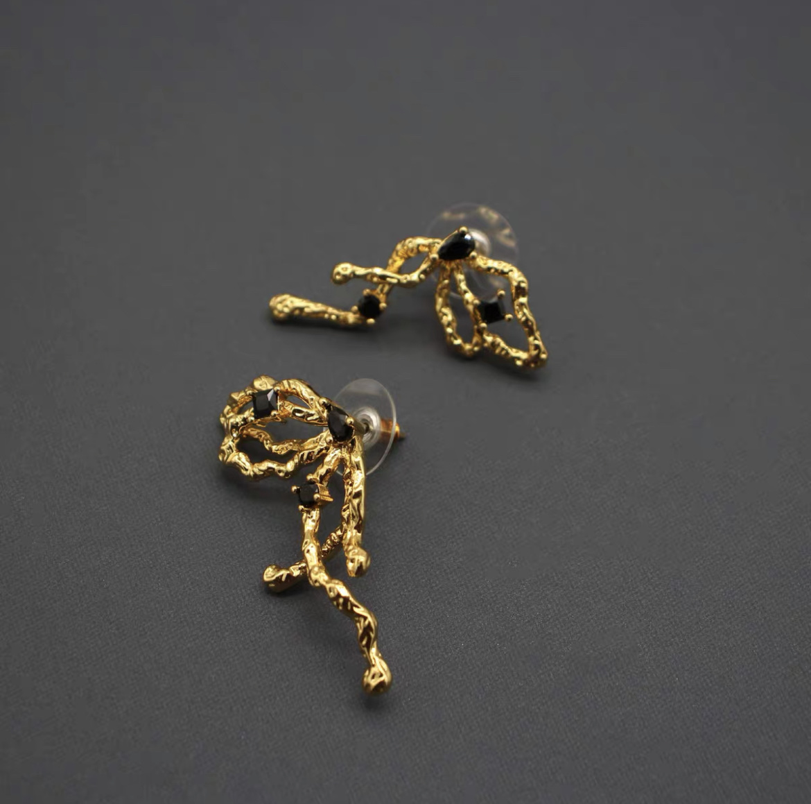Korean Ancient Style Metal Sense Of Temperament Light Luxury Version Earrings Fate Season details Picture