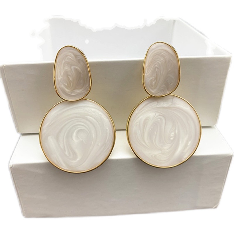 Exaggerated ear studs 2023 New style trendy retro European and American high-end glazed earrings, simple and elegant, versatile round earrings Application Scenario