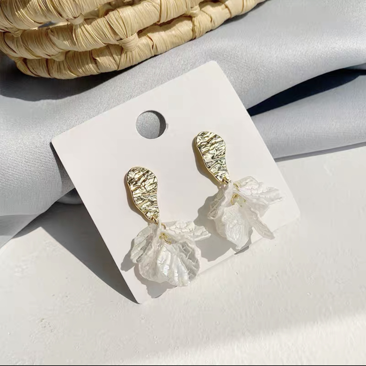 Korean Fashion Fairy Temperament Light Luxury Design Earrings Fate Season Specification drawing
