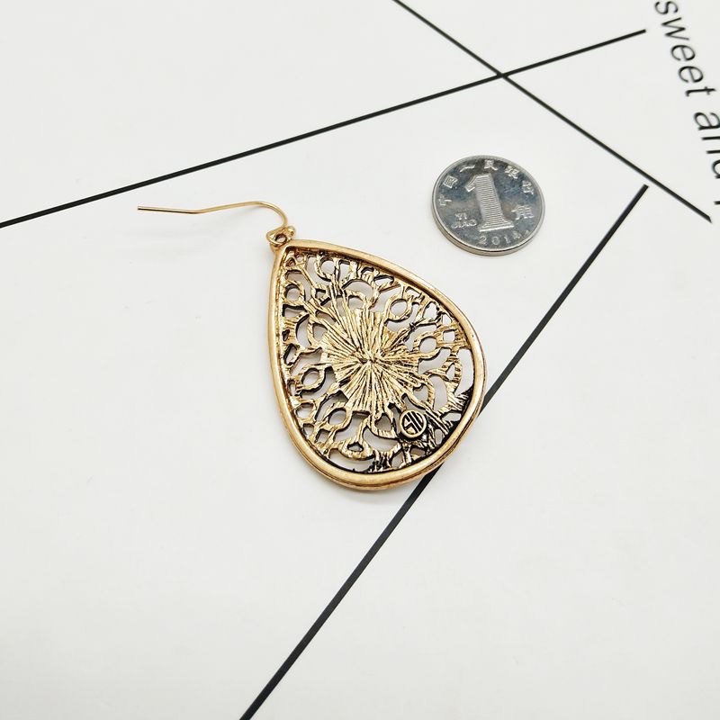 Exaggerated texture, fashionable and trendy, elegant, socialite street style, geometric retro, court creative metal earrings for women H19-6 Specification image