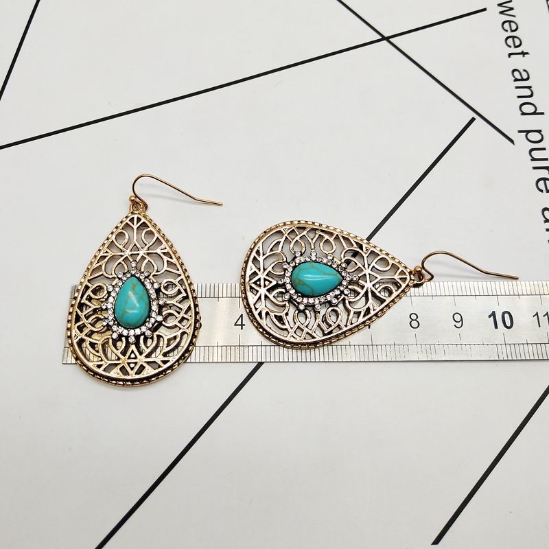 Exaggerated texture, fashionable and trendy, elegant, socialite street style, geometric retro, court creative metal earrings for women H19-6 details Picture