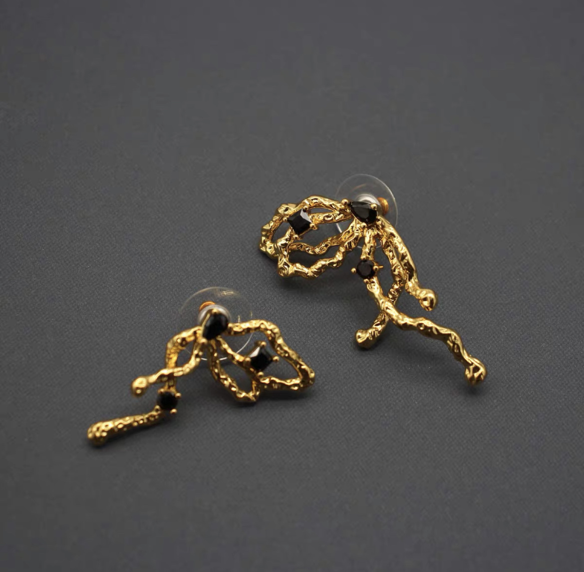 Korean Ancient Style Metal Sense Of Temperament Light Luxury Version Earrings Fate Season Specification drawing