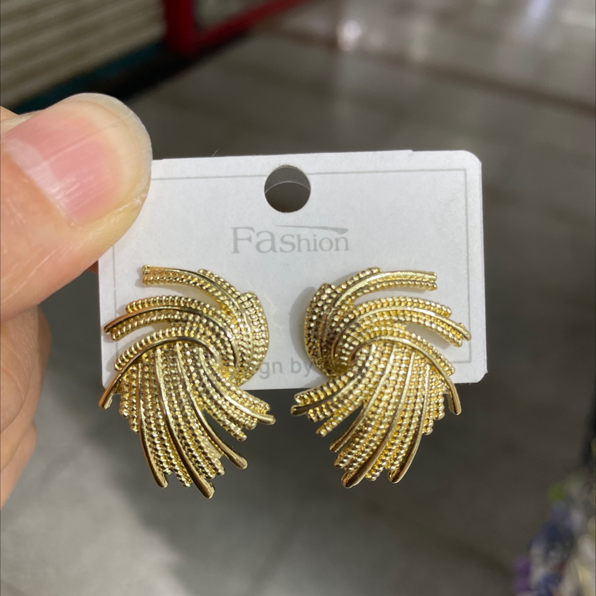 时尚百搭潮流耳环