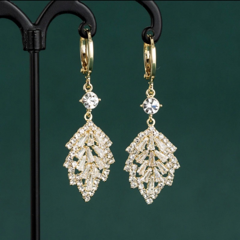 Zircon leaves are often hung from the ears