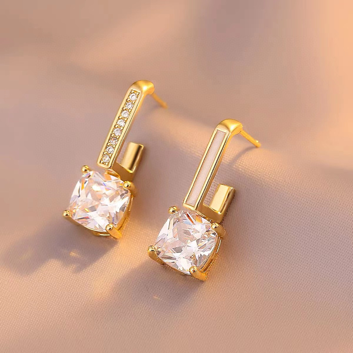 Asymmetrical Geometric Earrings Micro-Inset Zircon Earrings Women's Sterling Silver 2022 New Fashion Niche Design Earrings details Picture
