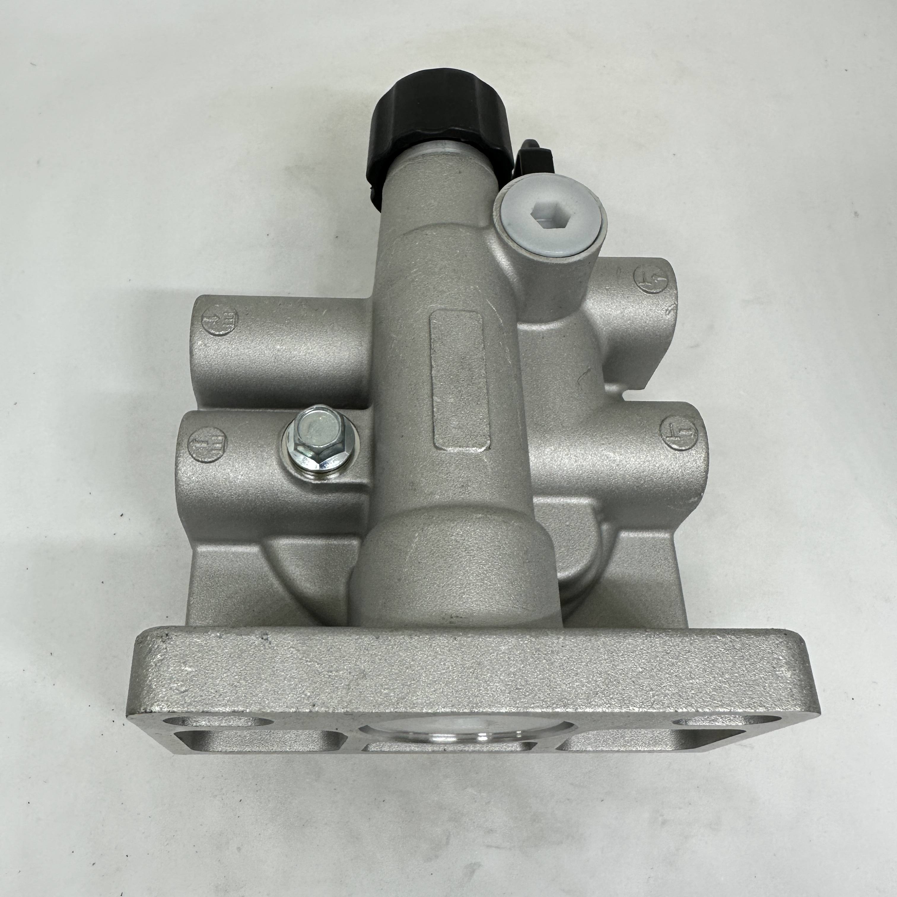 European excavator fuel system diesel filter base 11110702
