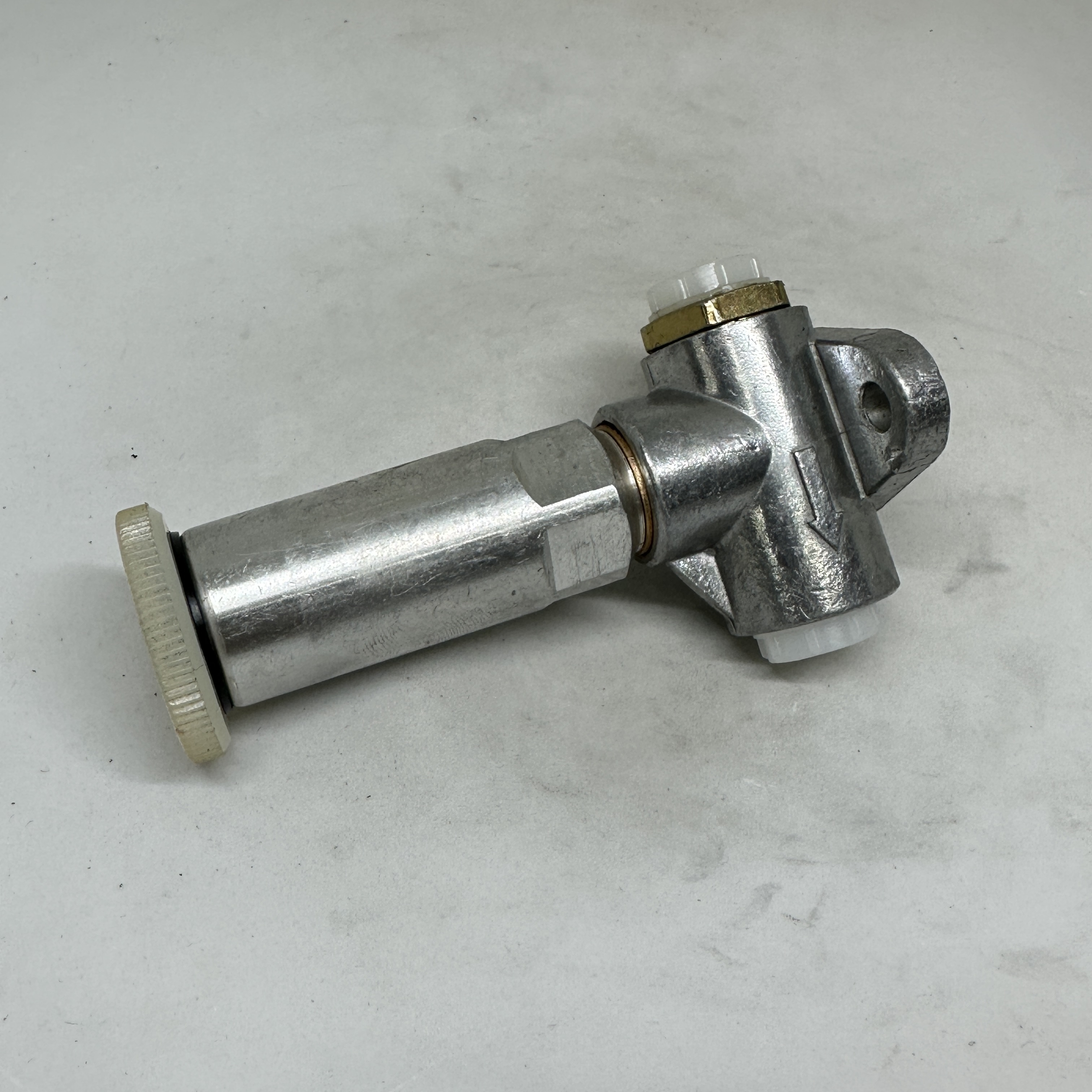 European heavy-duty truck fuel system fuel transfer pump 0440011012 Application Scenario