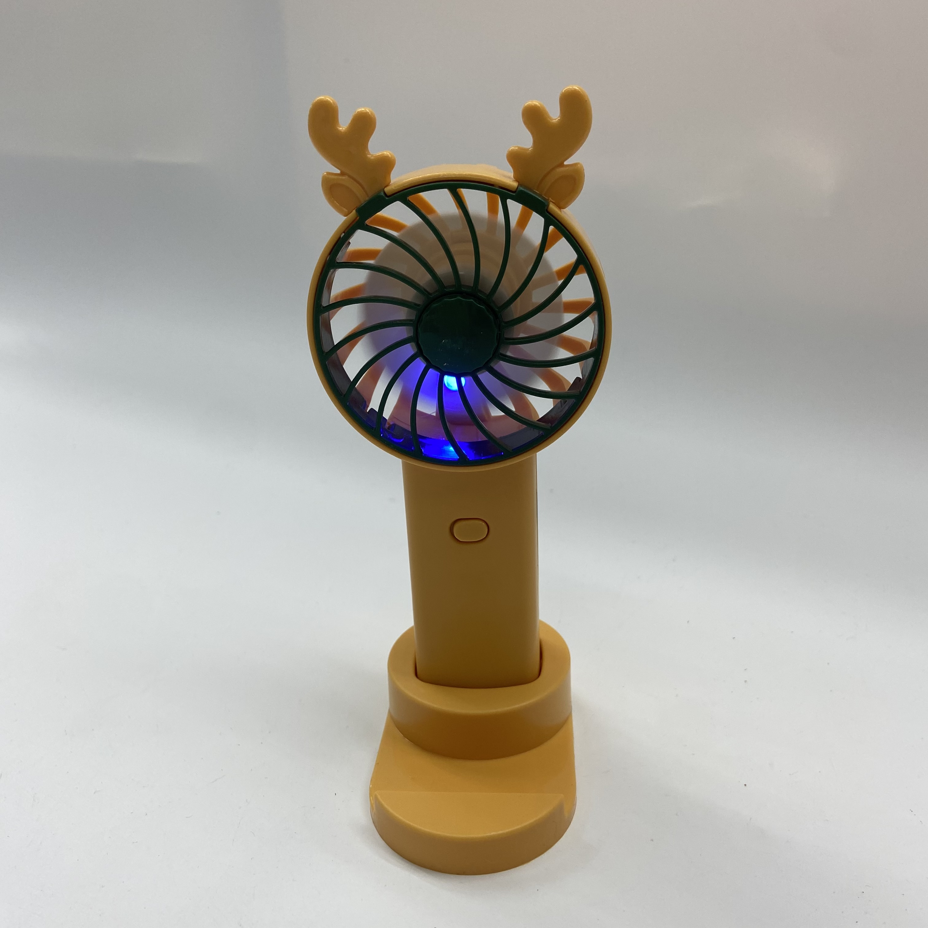 Small fan handheld usb charging mini desktop portable cartoon electric fan Application Scenario