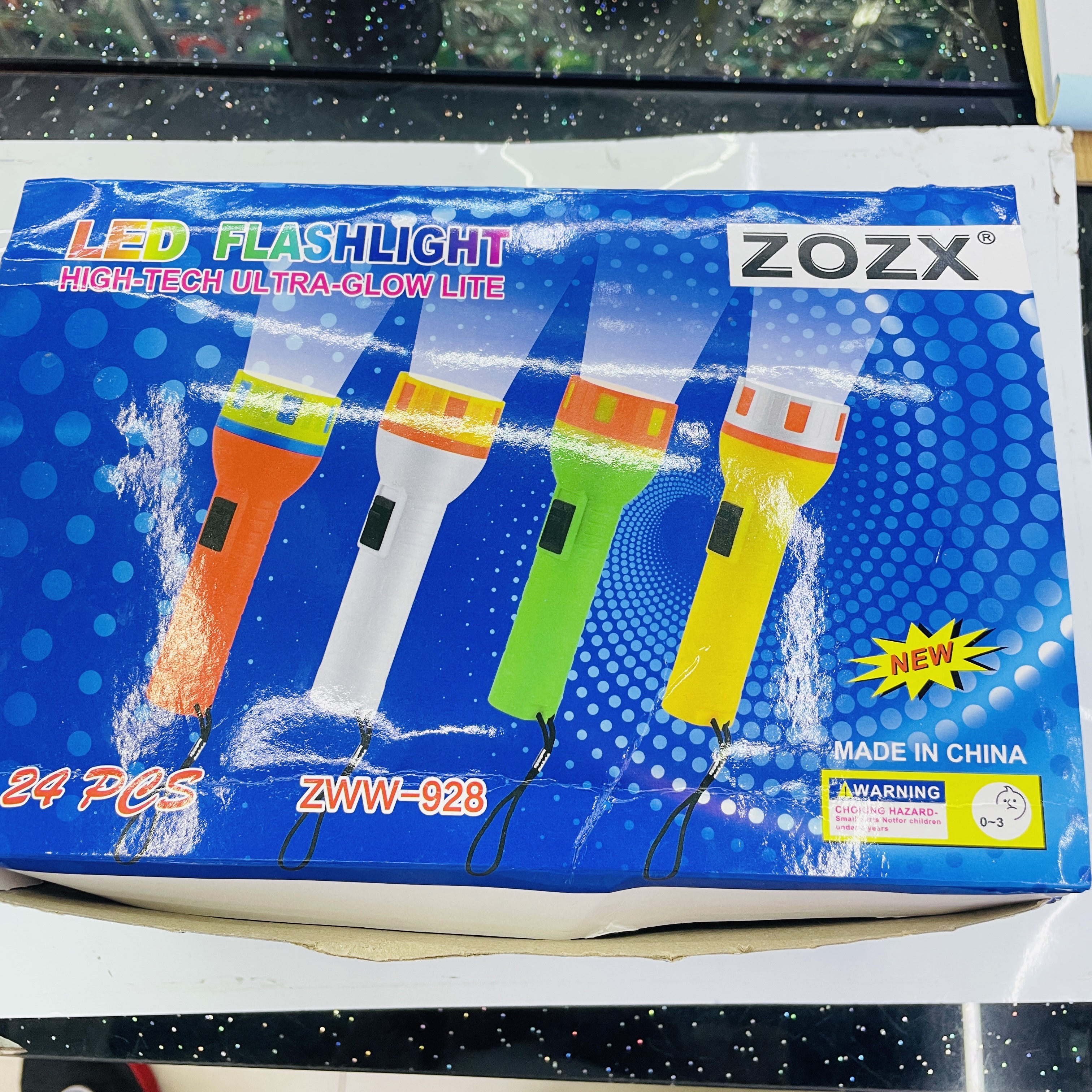 全新升级ZWW-928LED强光手电筒户外礼品玩具灯详情图4