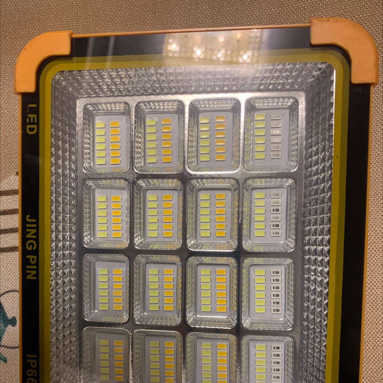 太阳能16格投光灯D19(5598)