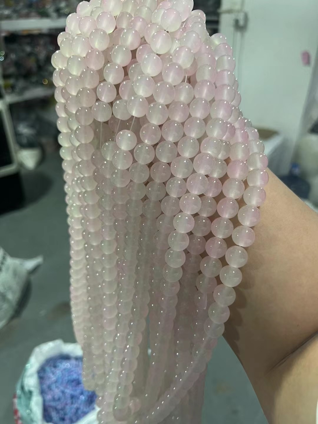 Jade bead gradient color live-streaming bestseller card: 12mm glass imitation jade bead gradient two-color round bead material DIY bracelet, necklace, hairpin and accessory Application Scenario