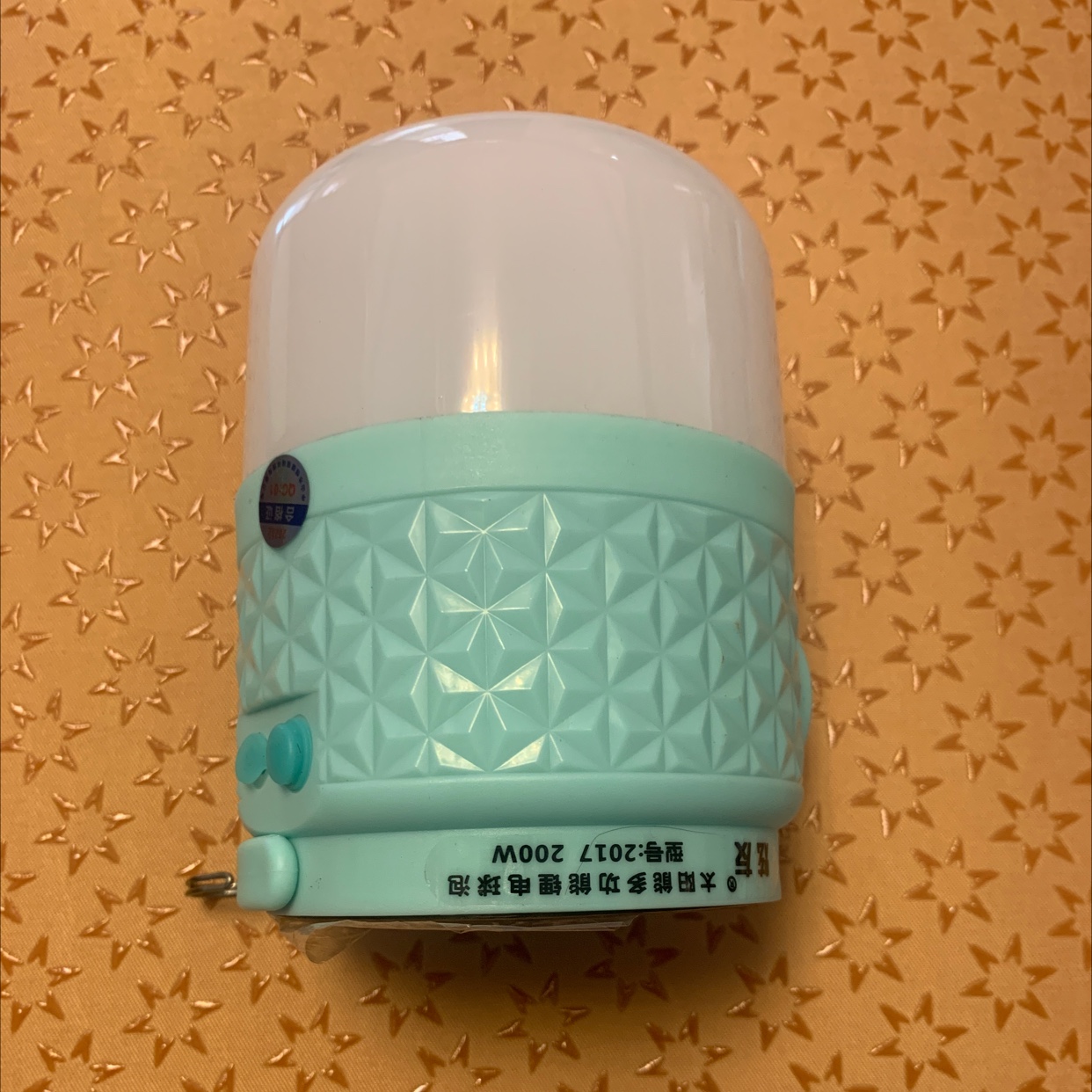 2017太阳能多功能拟定球泡