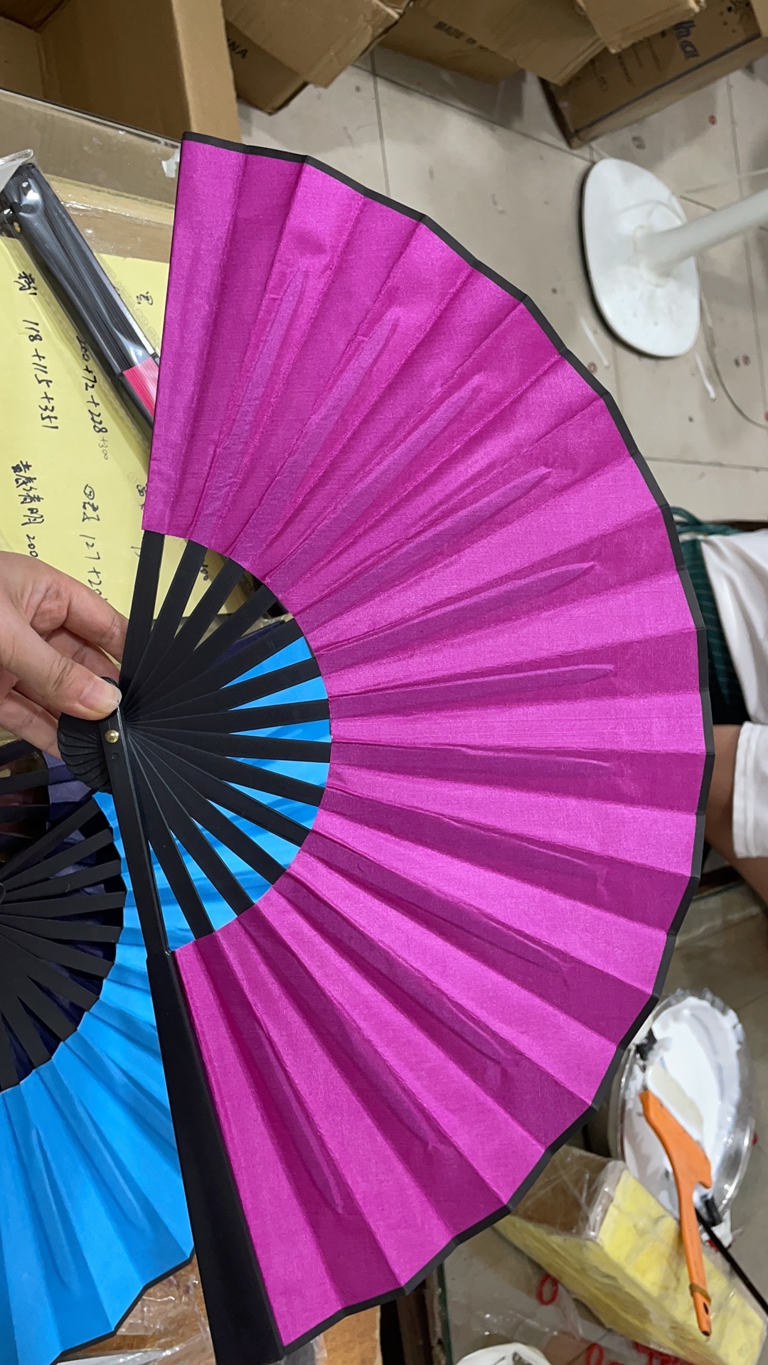 8寸双面绢布折扇油画风景款产品图