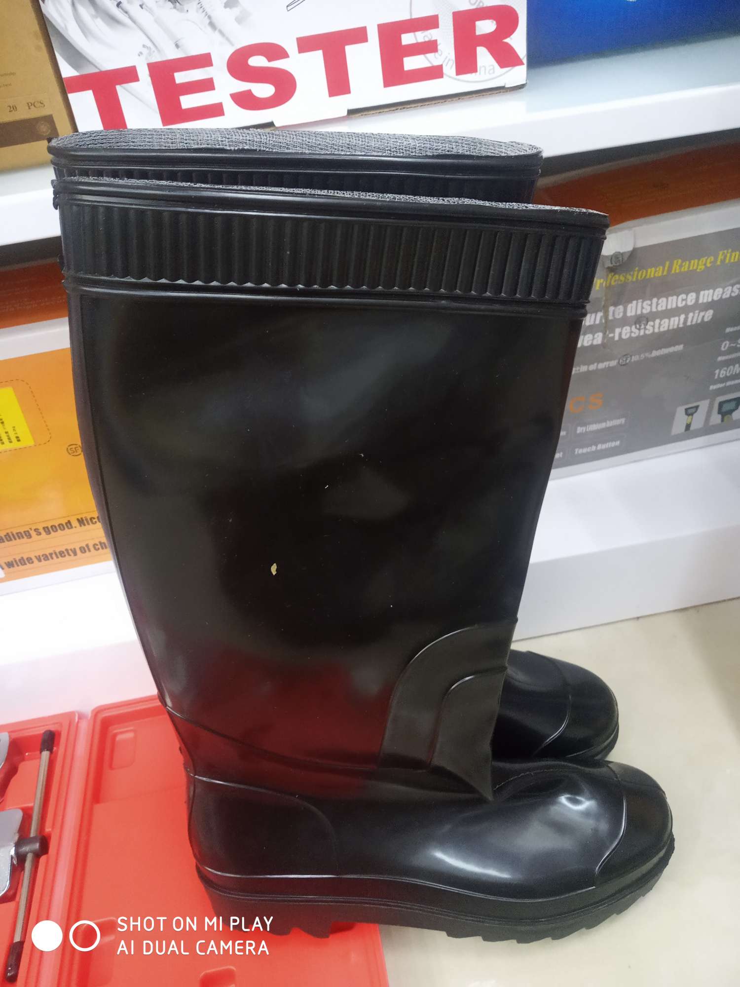 绝缘雨鞋