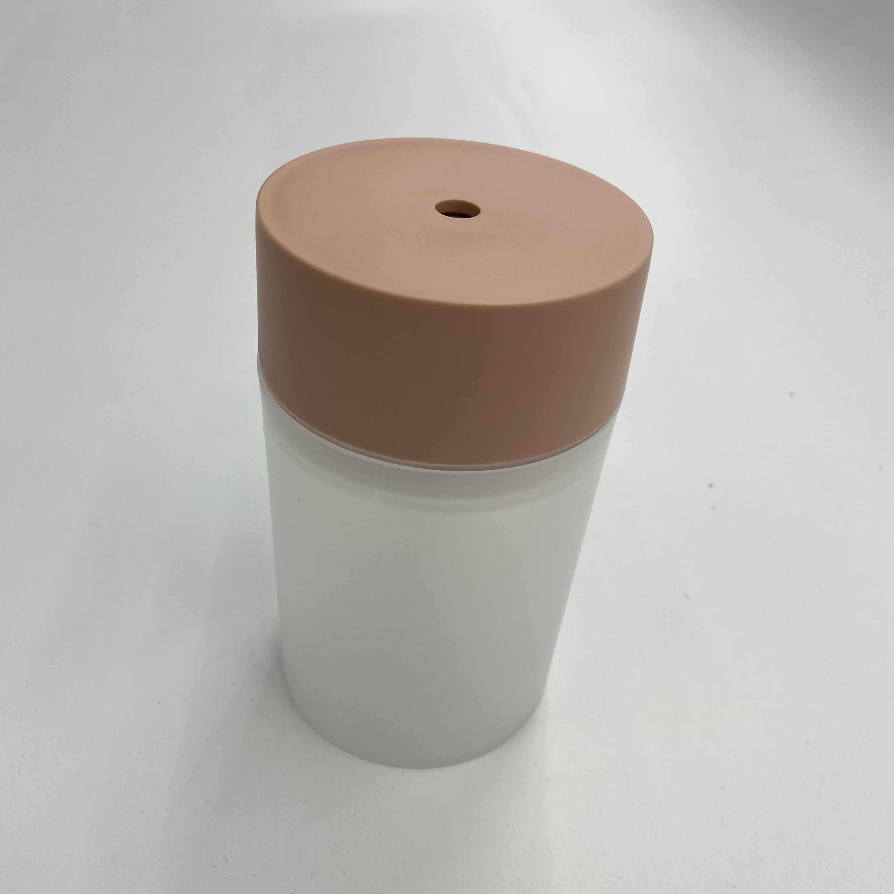 Car Humidifier, creative gift, hydration device, mini aroma diffuser, desktop office and home spray Application Scenario