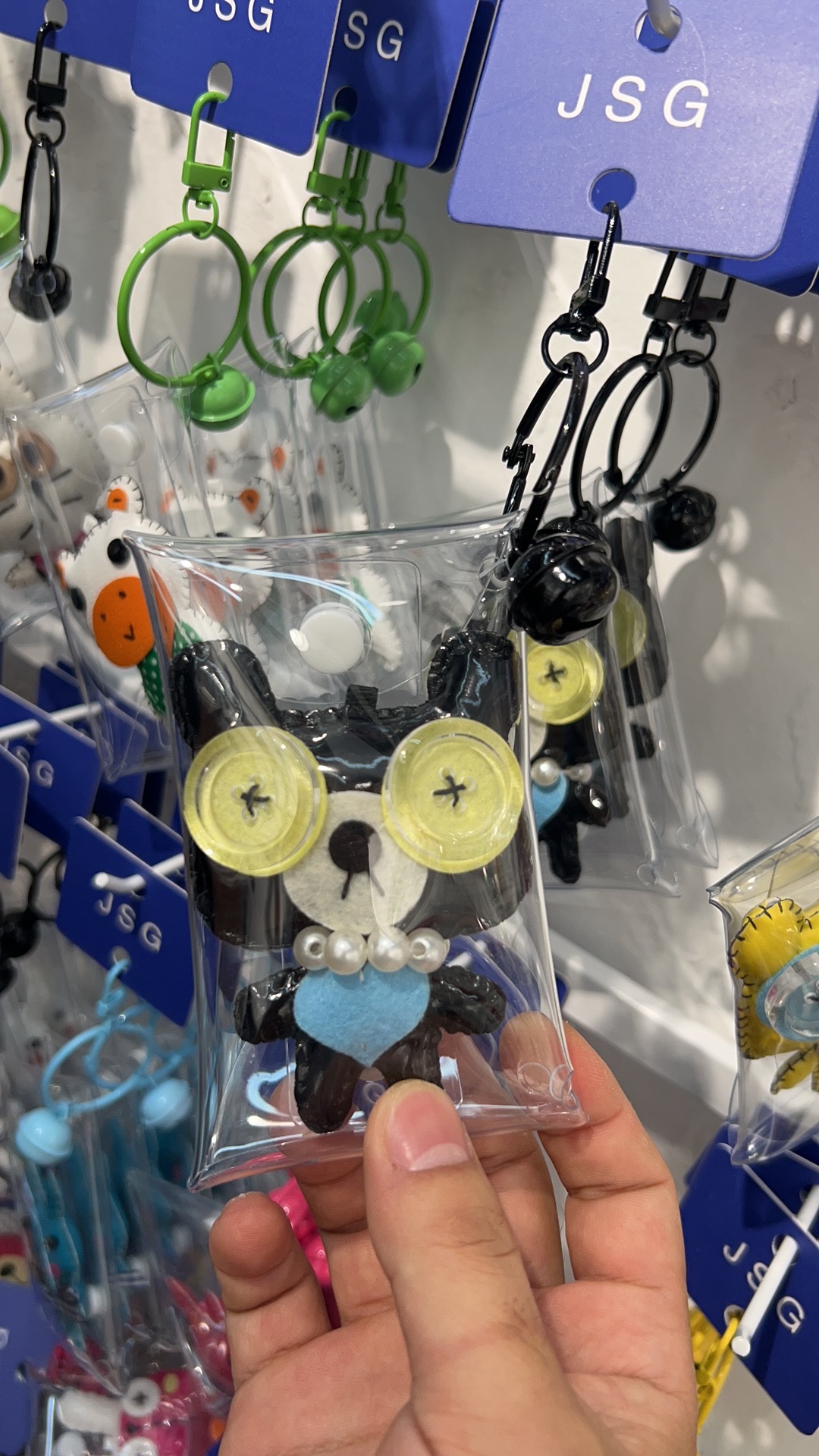 酷黑色熊钥匙扣