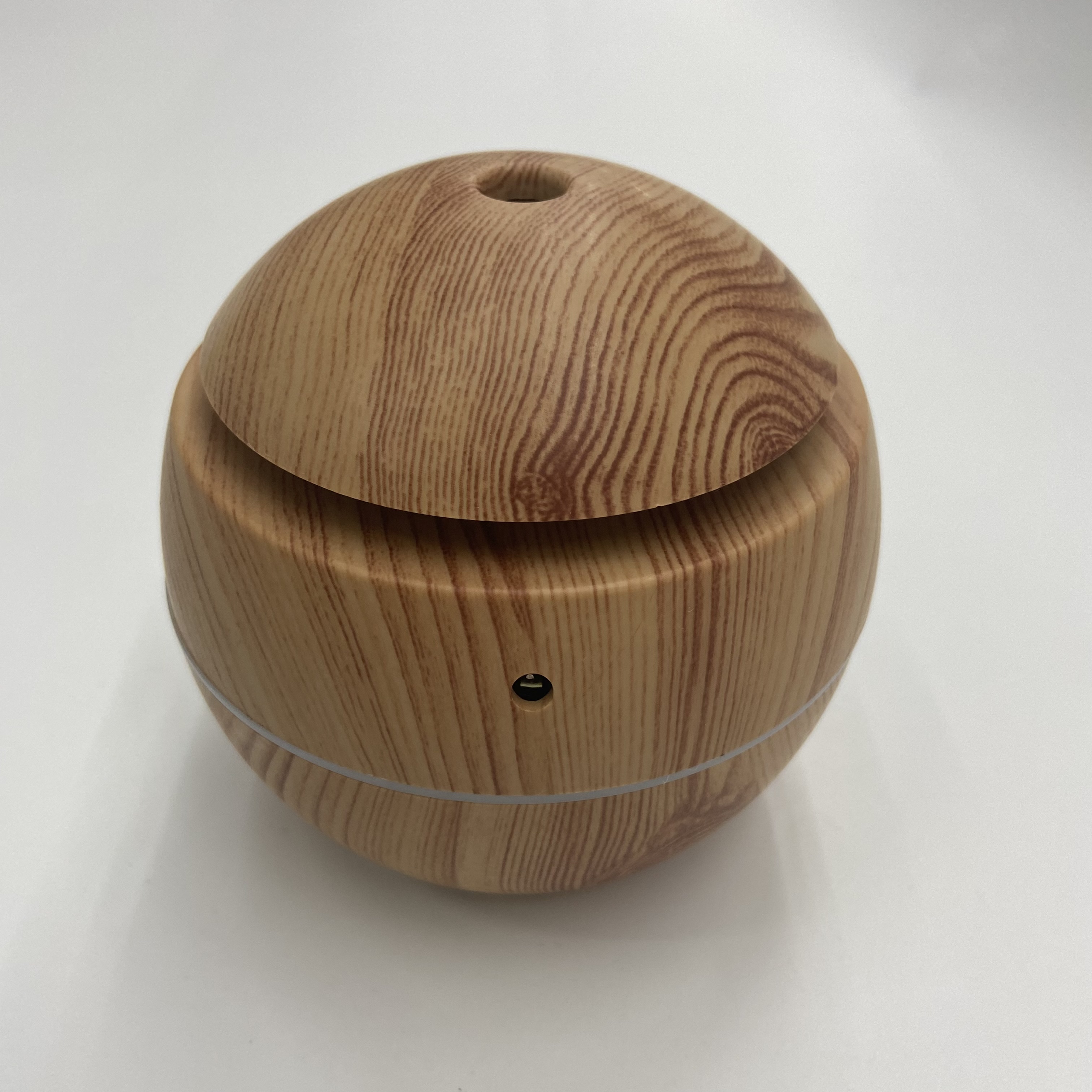 USB bola pequeña 7 luces coloridas pequeña hongos humidificador mini grano de madera redondo hueco aromaterapia Application Scenario