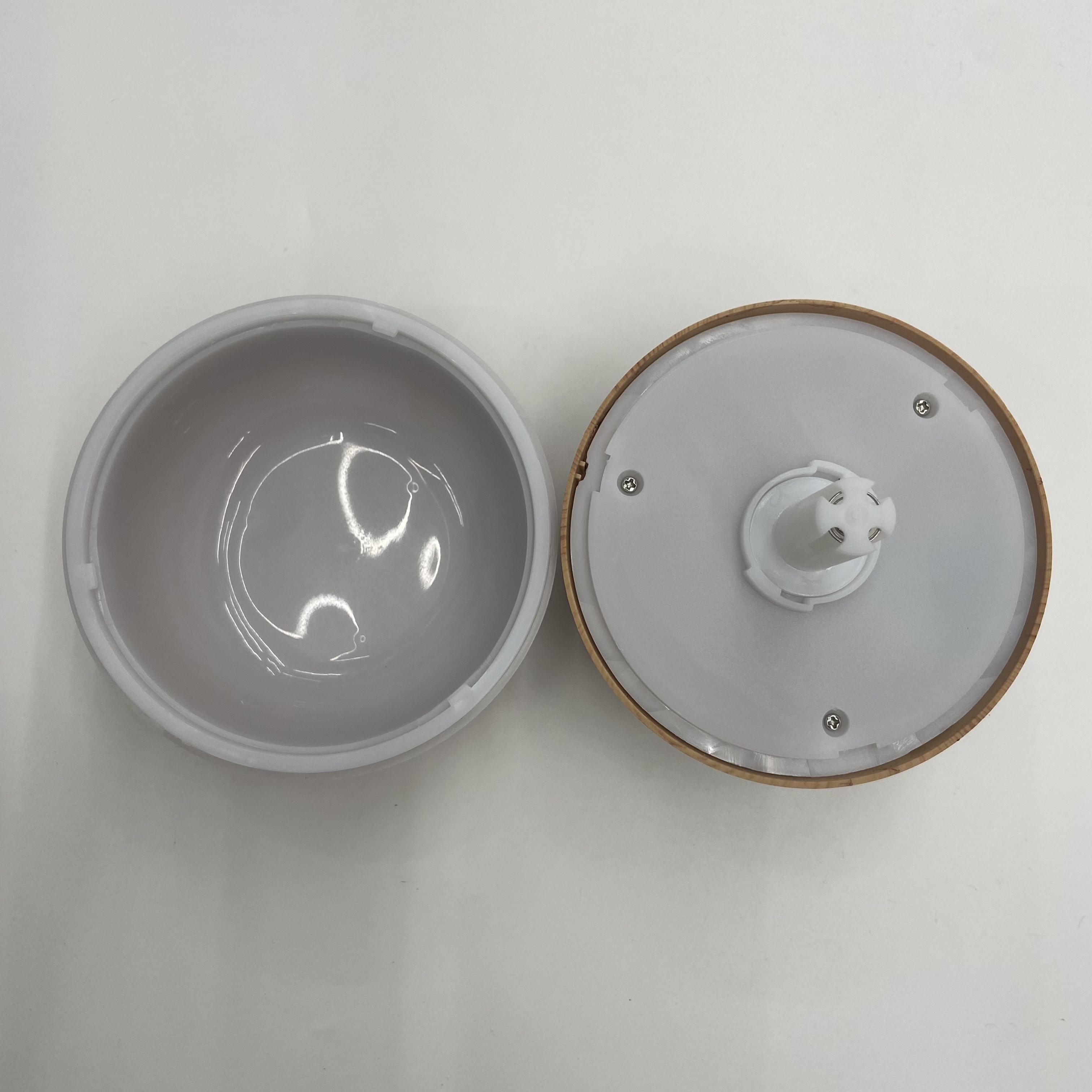 USB bola pequeña 7 luces coloridas pequeña hongos humidificador mini grano de madera redondo hueco aromaterapia Item Picture