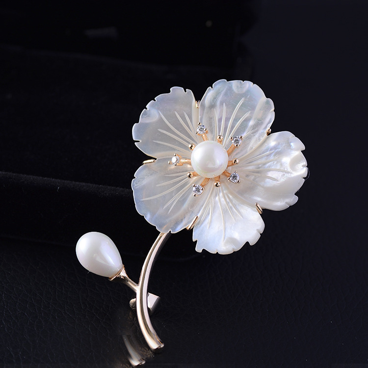 058韩版时尚优雅雪花潮流欧美风圆形胸针可爱简单个性款时尚可爱女士配饰服装配饰胸花