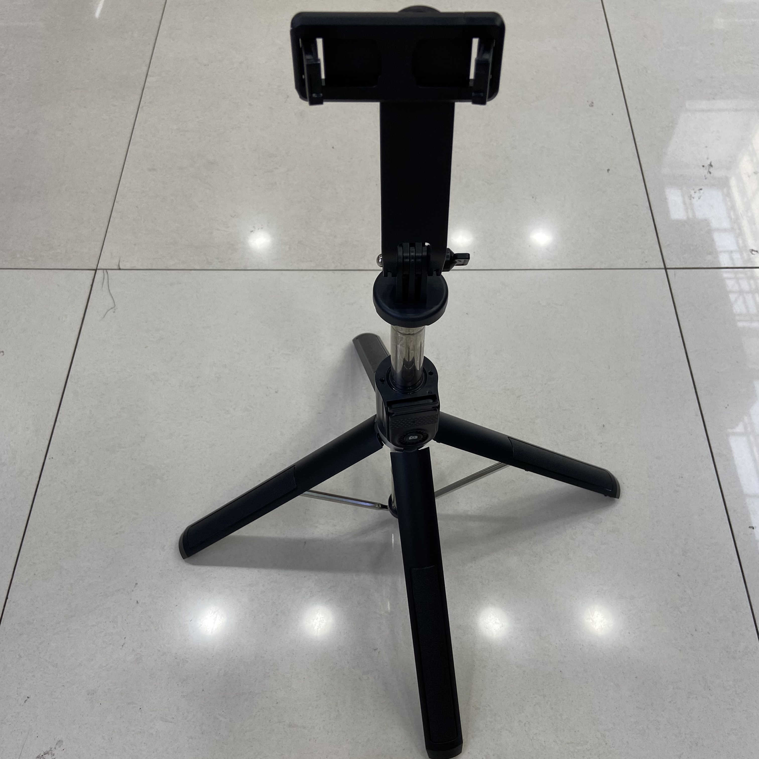 Live bluetooth selfie stick P220 ultra estable telescópico cuatro esquina aleación de aluminio 2,2 metros details Picture