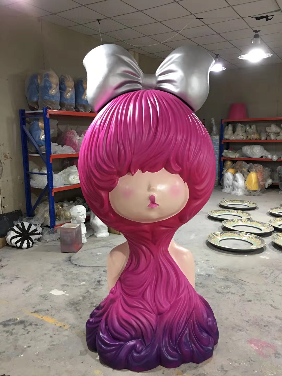 Nordic ins creative resin handicrafts and furniture arrangements, living room decorations, spray-painted girl figures, height 225*110*100 Specification image