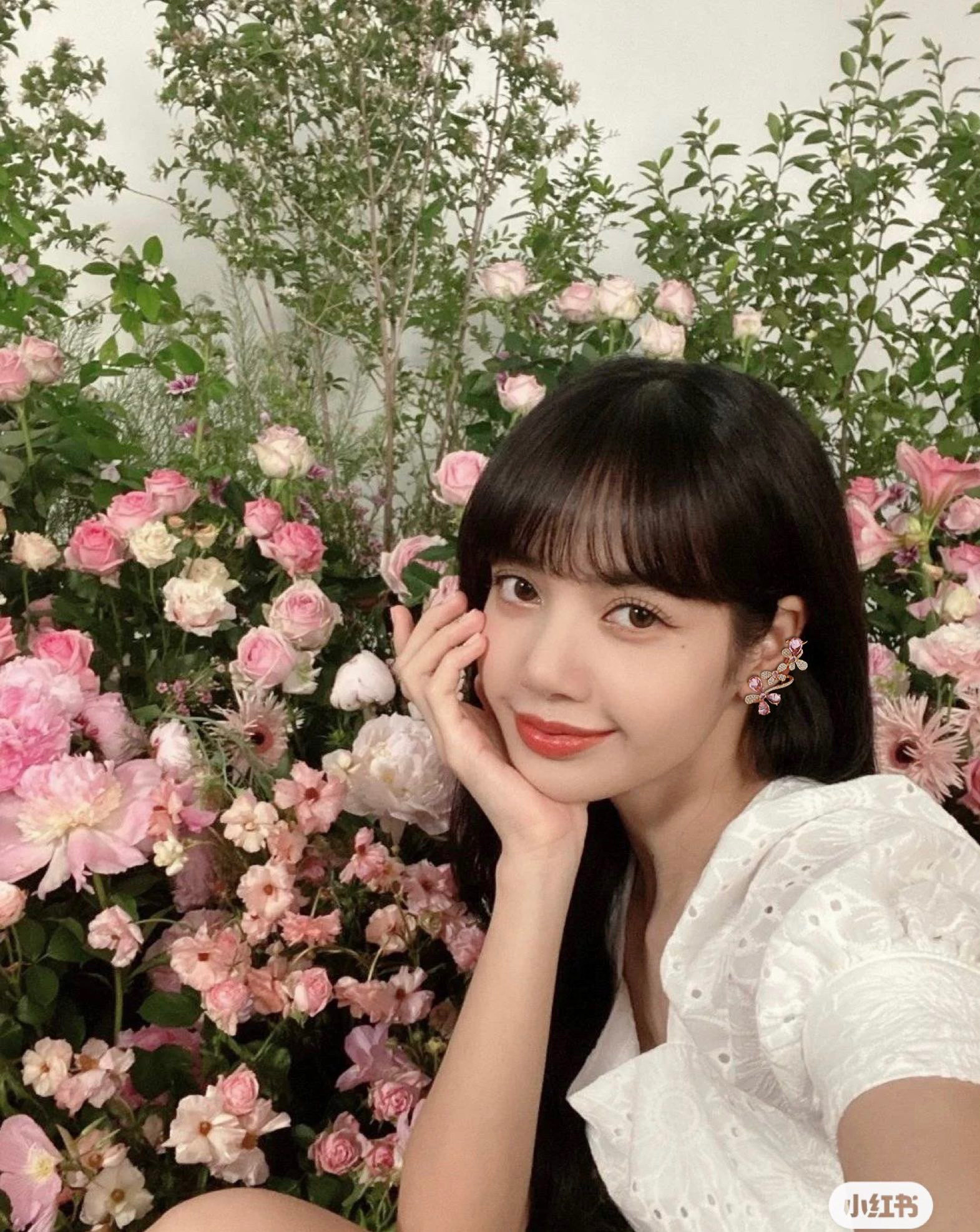 秀美一族轻奢明星Lisa同款超仙微镶花朵耳挂耳环一体S925银针耳环 条码价149